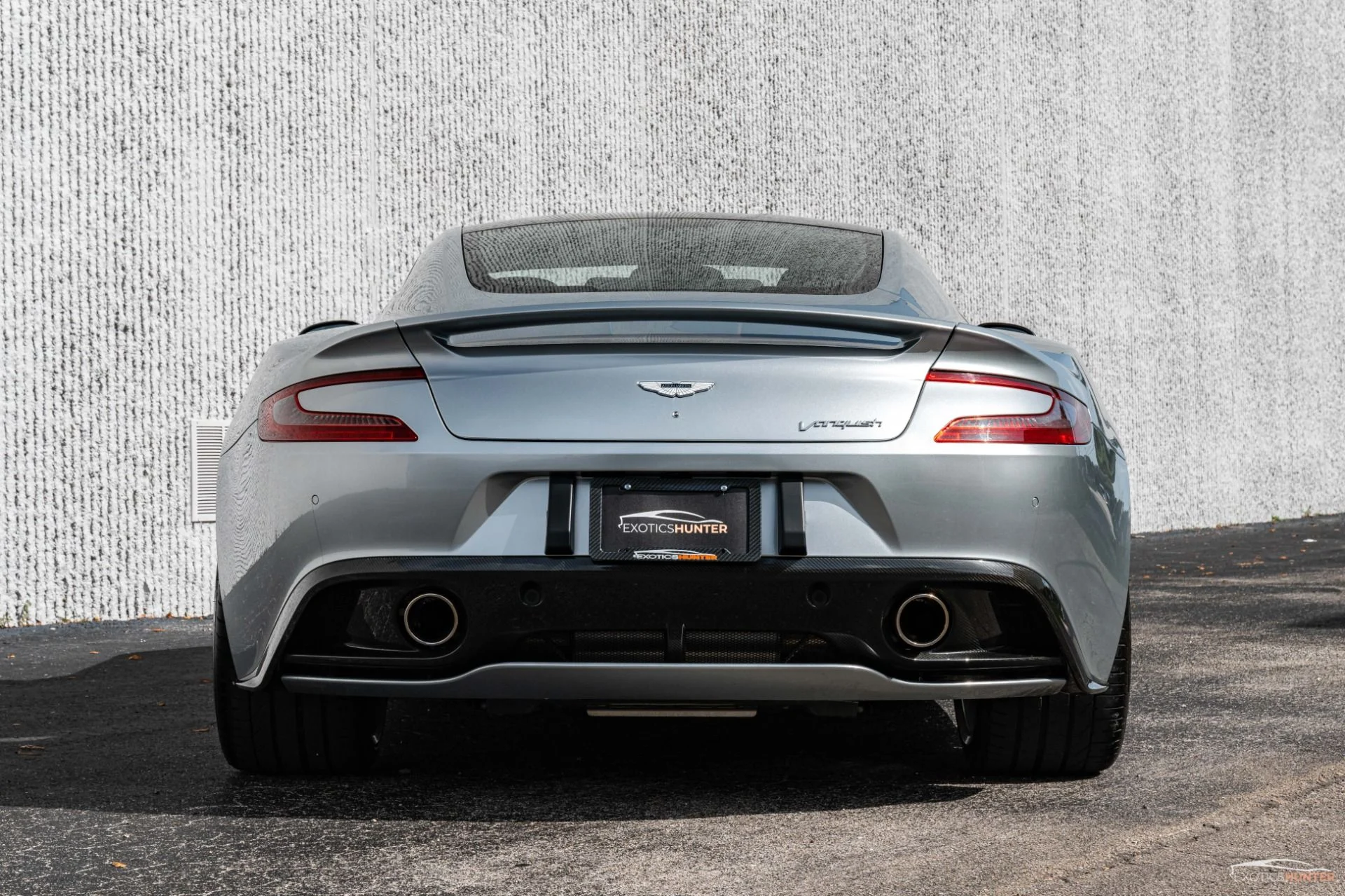 mph020_3580169362_Used_2014_Aston_Martin_Vanquish_Iconic_Skyfall_Silver_w_One77_Steering_Wheel_Carbon_Roof_1721934406_fcf562e99c
