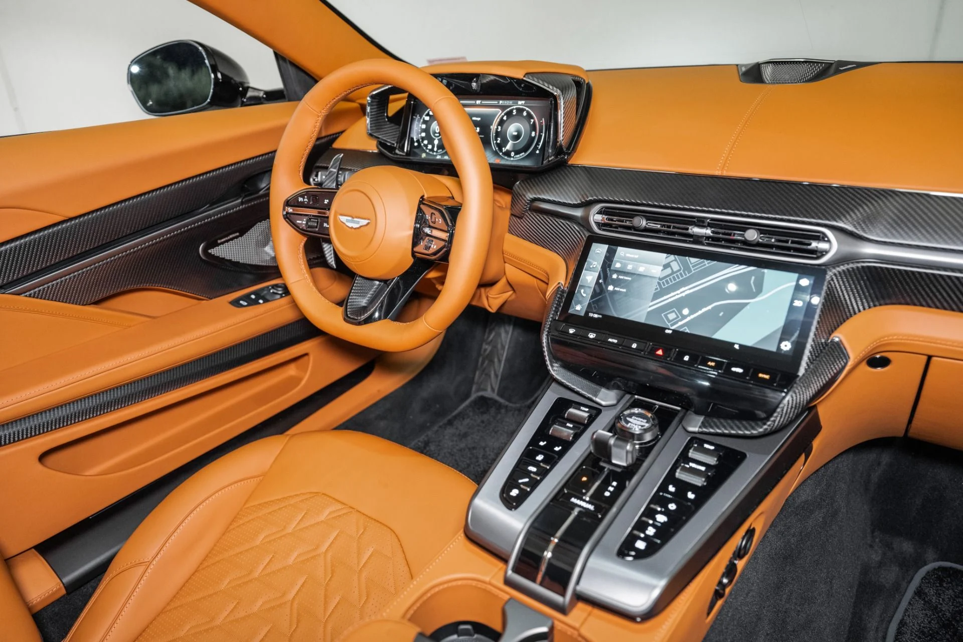 mph020_3593764042_Used_2025_Aston_Martin_Vanquish_1751745767_26f7a3e3b3