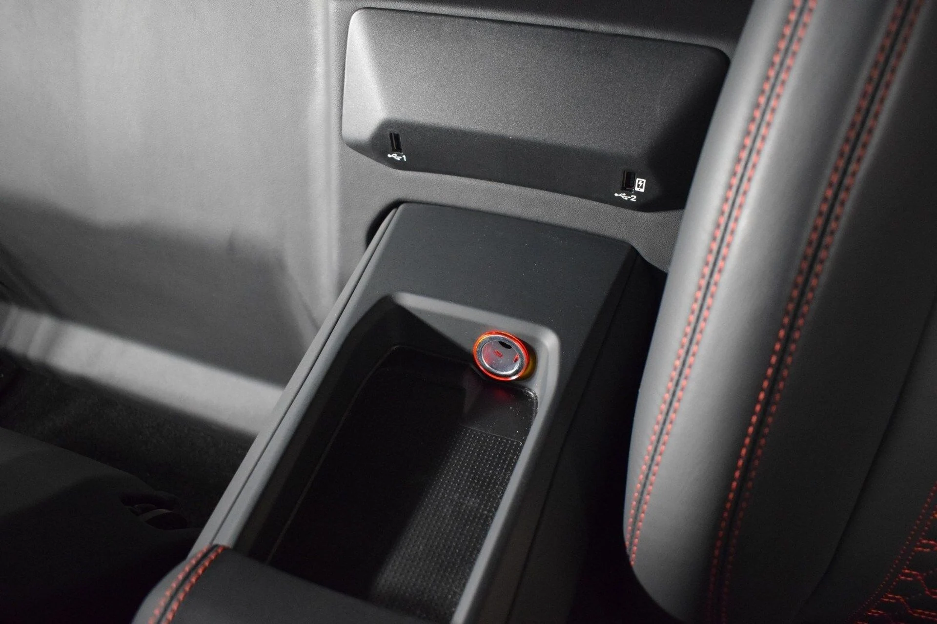 mph020_3597452045_0abd54c9287fd16f66a99c47d80b9114x_3eef50017e