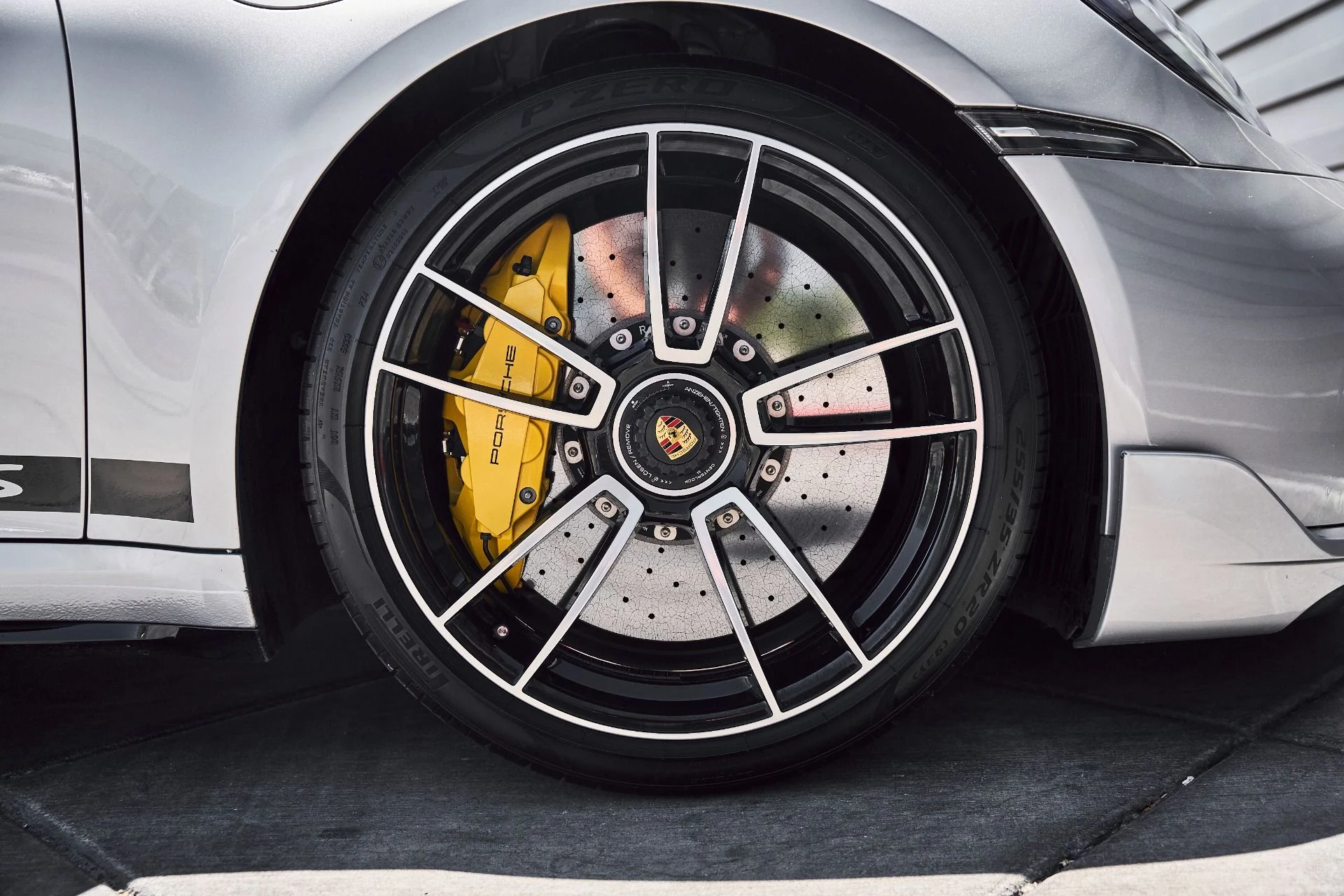 mph020_3601481559_Used_2021_Porsche_911_Turbo_S_1780968321_bbbe557f3e
