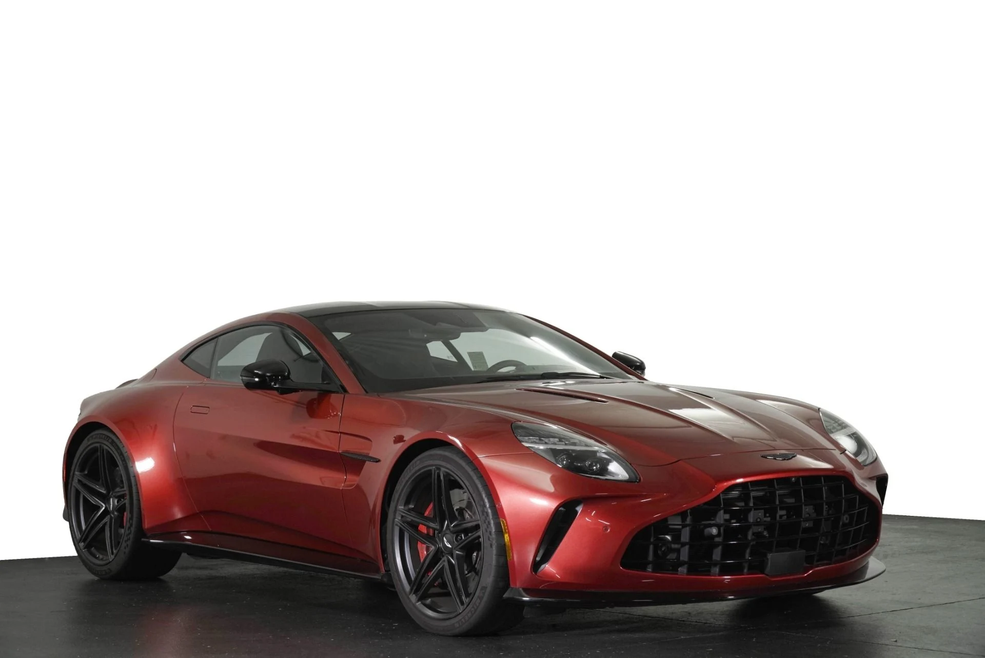 mph020_3605576308_Used_2025_Aston_Martin_Vantage_Base_1787242428_1341f91180