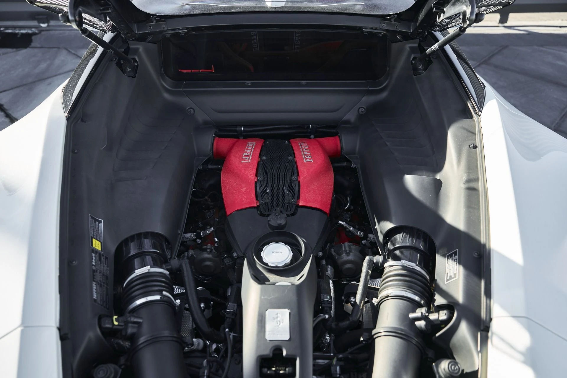 mph020_3606825065_Used_2021_Ferrari_F8_Tributo_1766025166_c555d488a4