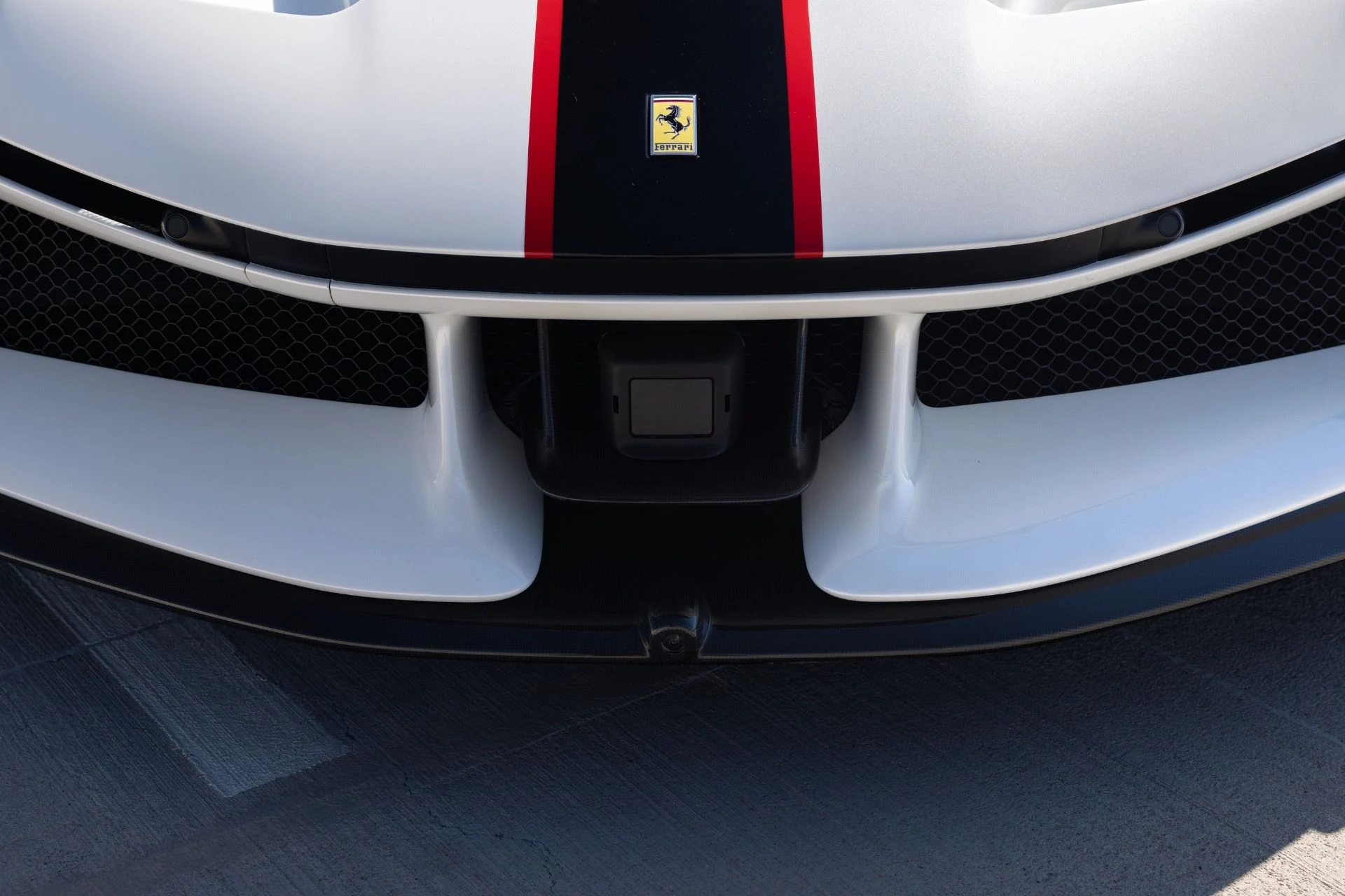 mph020_3606865616_Used_2025_Ferrari_SF_90_XX_Stradale_1791844295_9d56543cb1