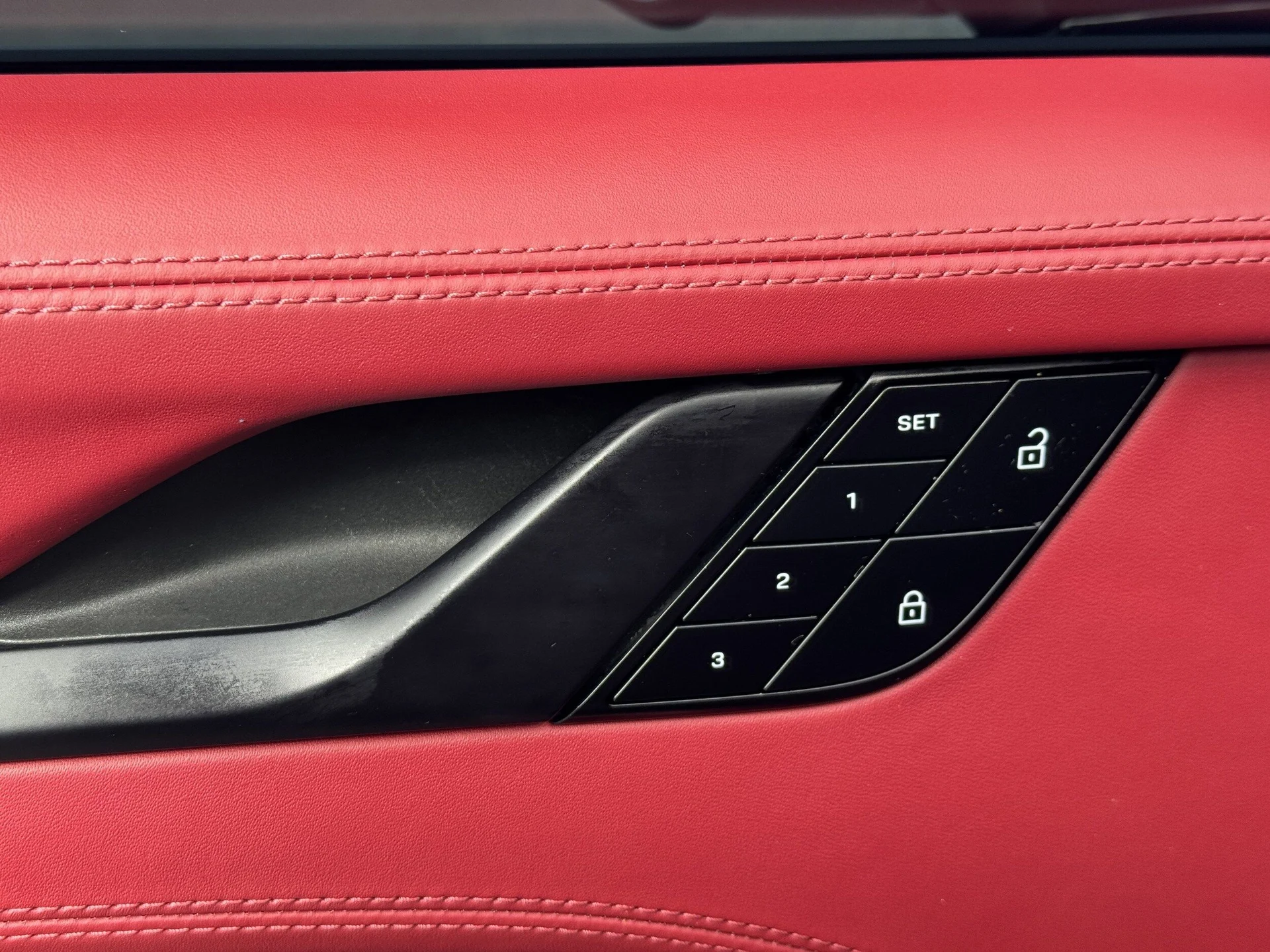 mph020_3612501912_5dbcef09ef85e40ceffa8da07937e06ax_4c2e46fb1c