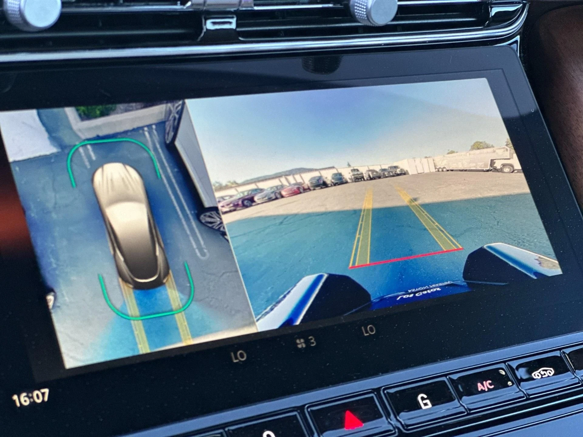 mph020_3617306528_New_2025_Aston_Martin_DB_12_1761746948_e80c7ef8df