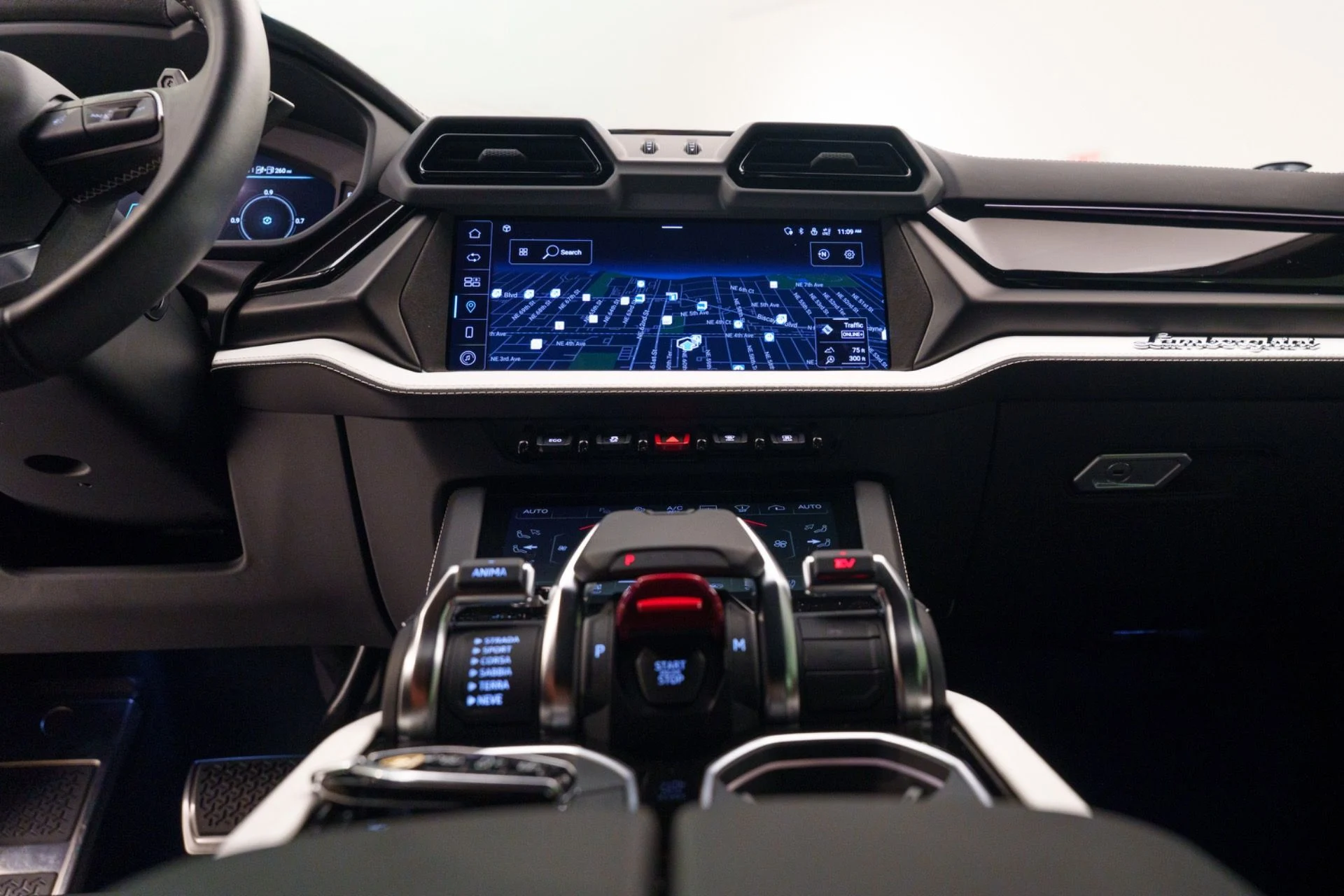 mph020_3630261185_Used_2025_Lamborghini_Urus_SE_1792099578_6596c816d2