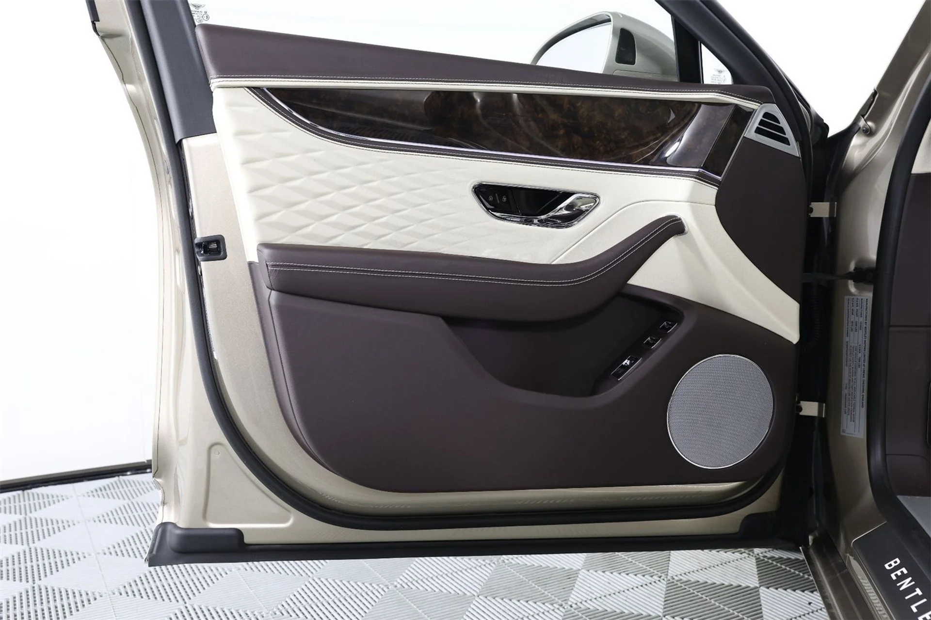 mph020_3632080168_751352ec08c582a6de67e1522ea86336_ea15020484