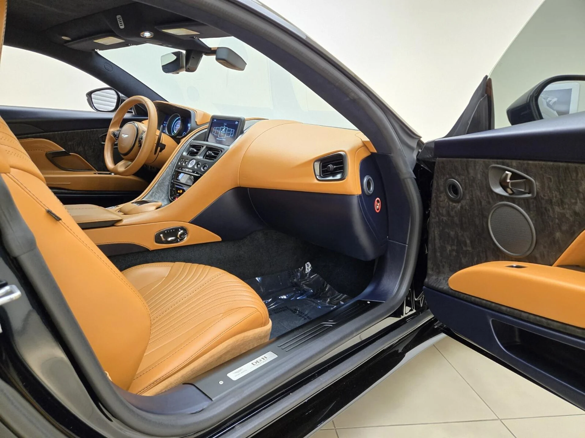 mph020_3637614150_Used_2021_Aston_Martin_DB_11_1764057873_fa62df9ece