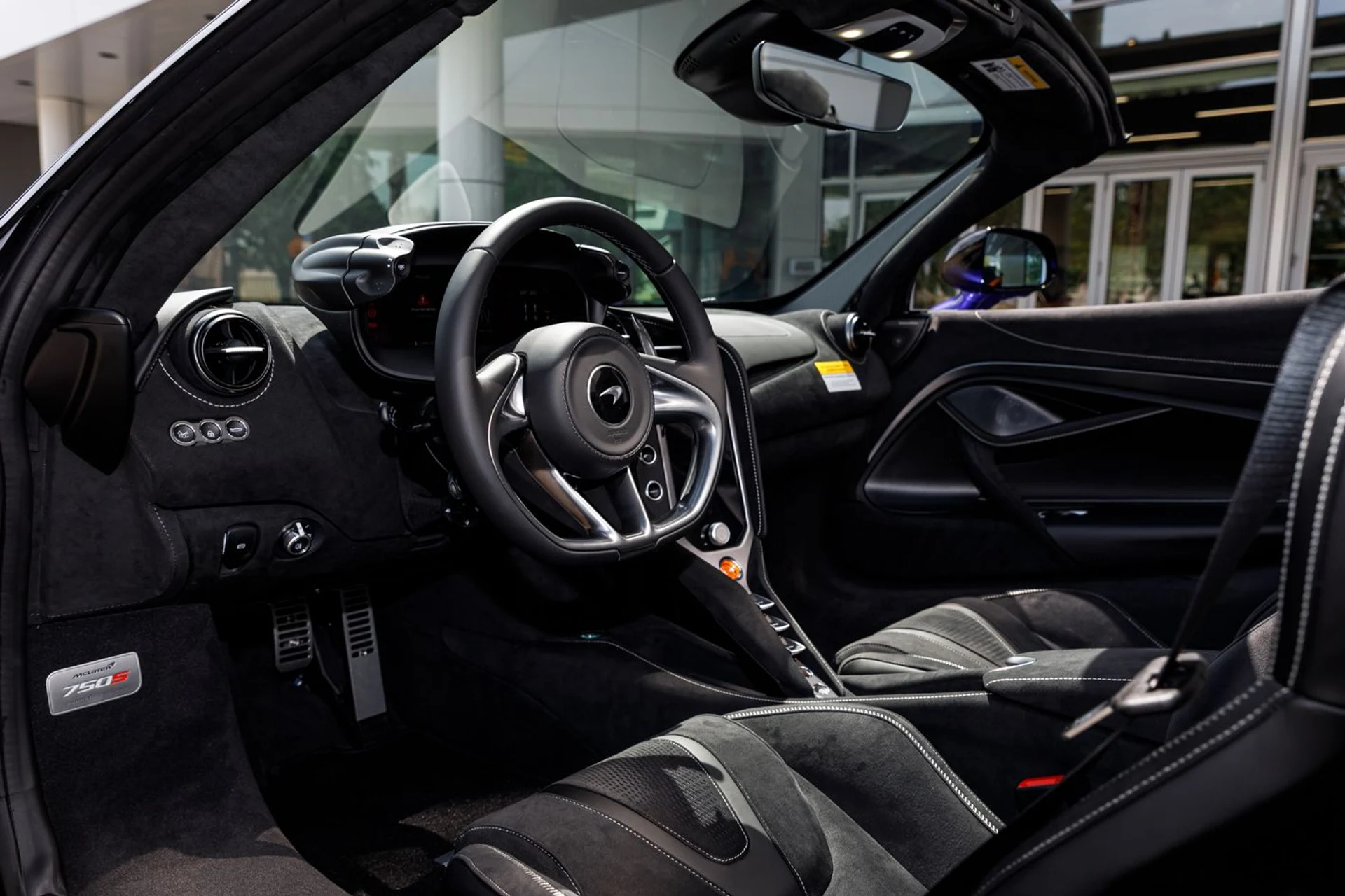 mph020_363854294_590_p21_l_725373a03a