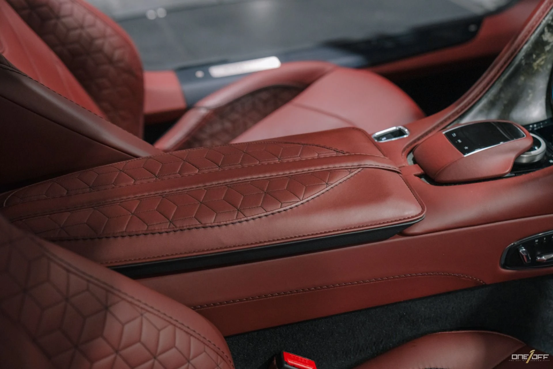 mph020_3641111634_Used_2019_Aston_Martin_DBS_Superleggera_w_Carbon_Roof_Forged_Carbon_Interior_1781651614_ce49598ff3