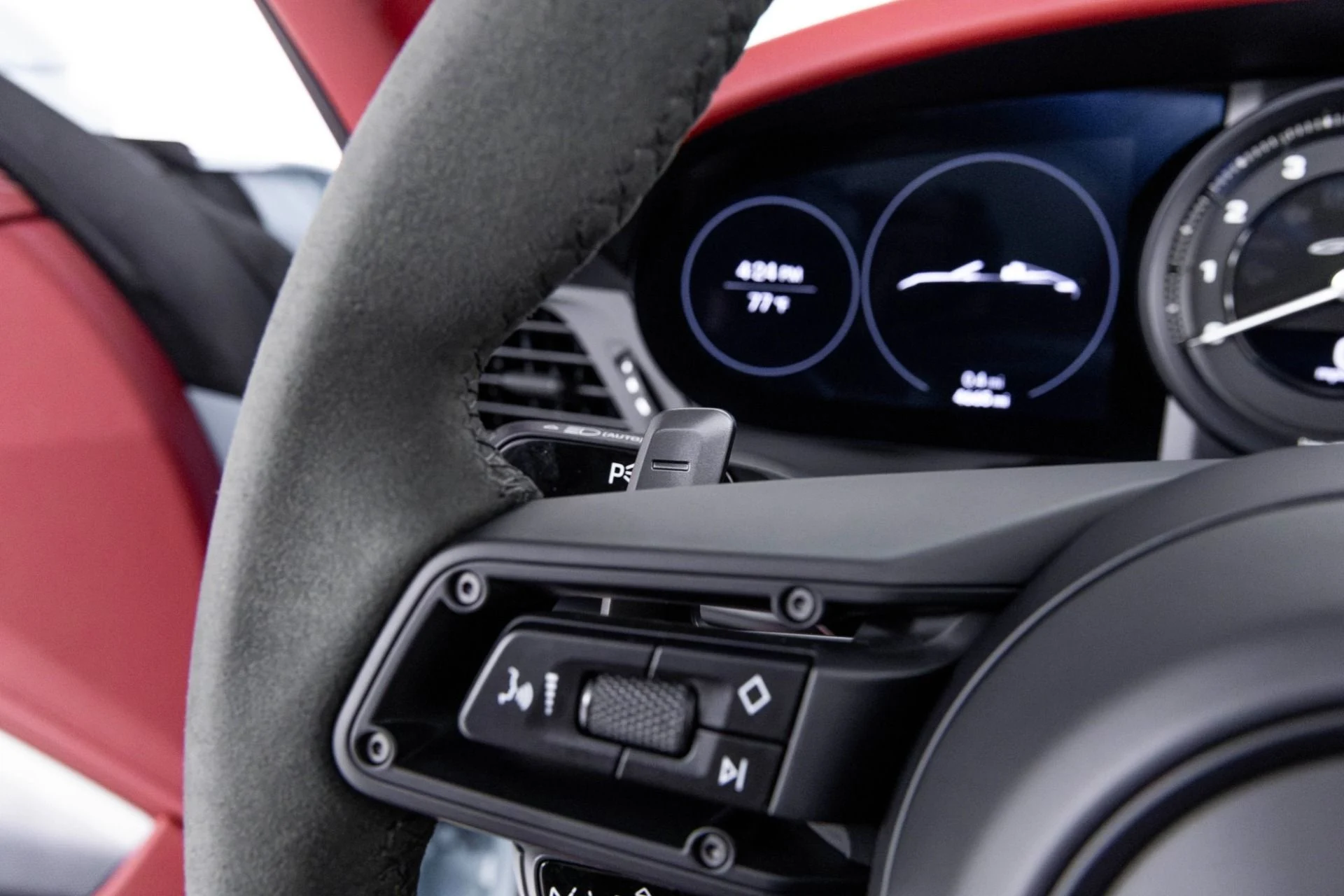 mph020_3641453787_Used_2023_Porsche_911_Targa_4_GTS_1762298429_73fcba63d4