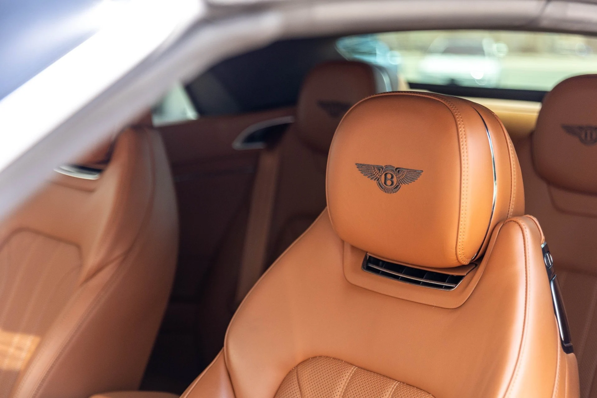 mph020_3646752467_Hi_Tech_Luxury_Imports_LLC_SCBDG_4_ZG_6_NC_091269_image_20_81c472eb9f