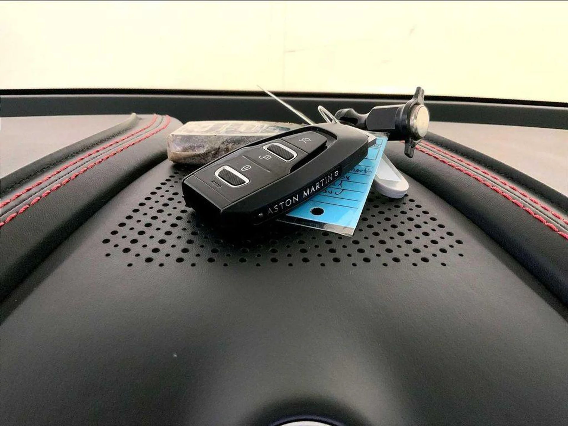 mph020_3654252812_W_Pqjrw1_R_Wj_Aw_Co_E_Zr_Yt_Crj_Vs10_b819396284