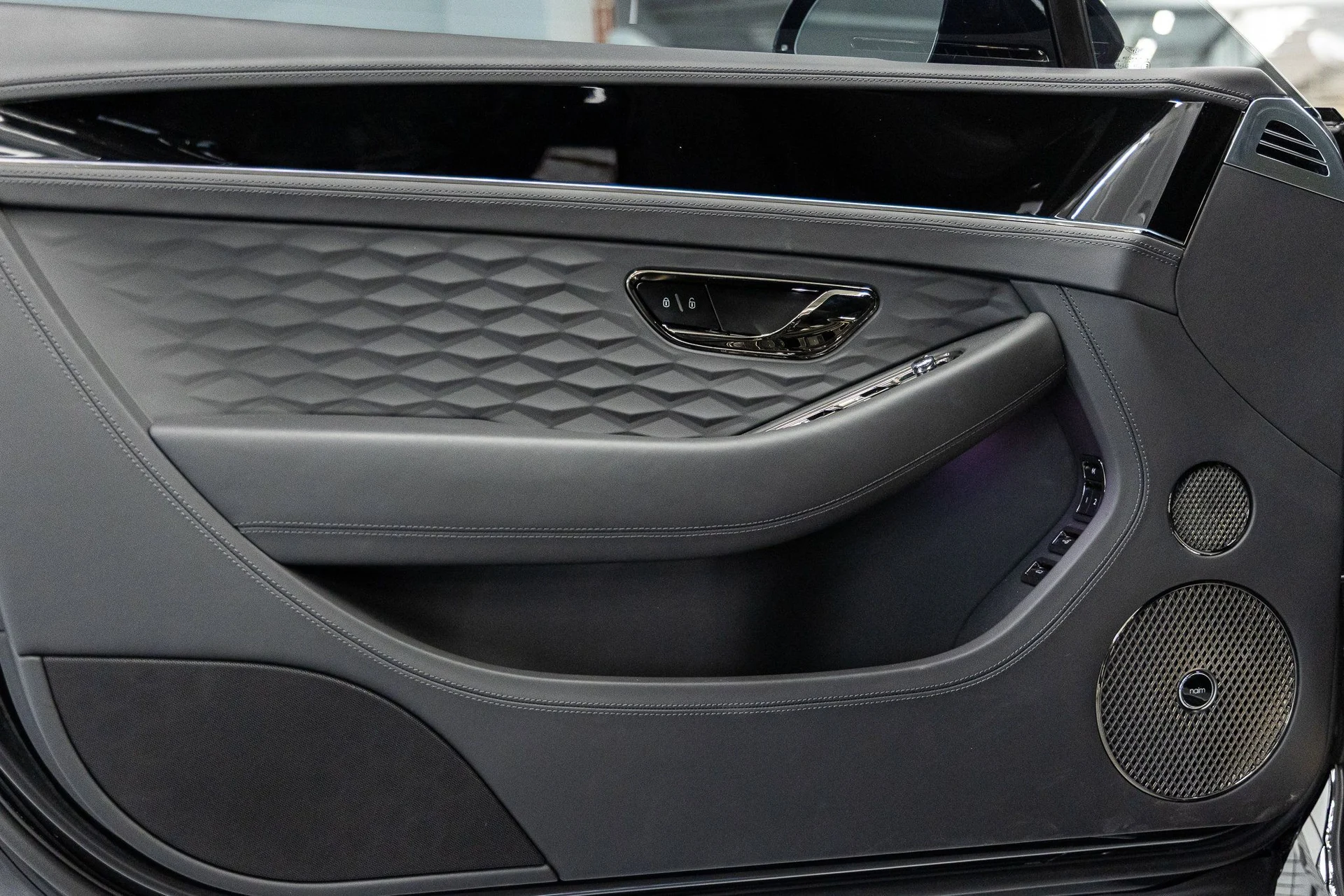 mph020_3654532467_c3568702bd82aebfc4659a61fd6cbf60x_25702ab20c