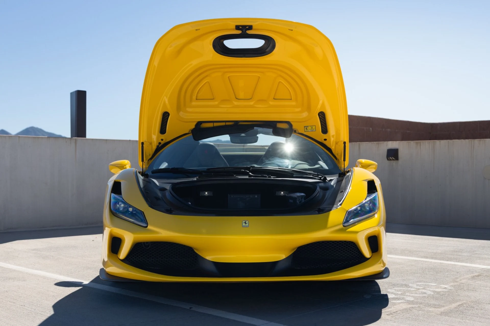 mph020_3657260284_Used_2022_Ferrari_F8_Spider_1790977695_7ea89c9c07