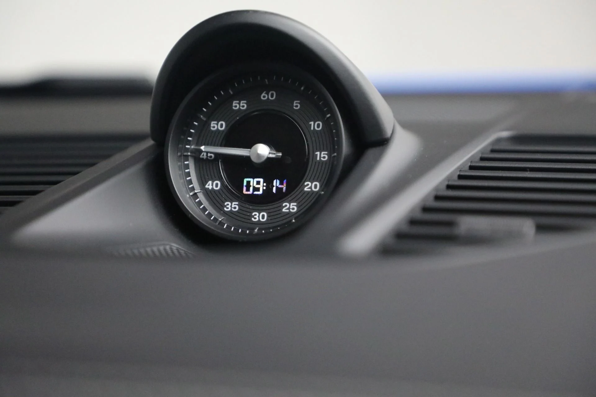 mph020_3665596812_Used_2024_Porsche_911_Carrera_1766253653_825894f259