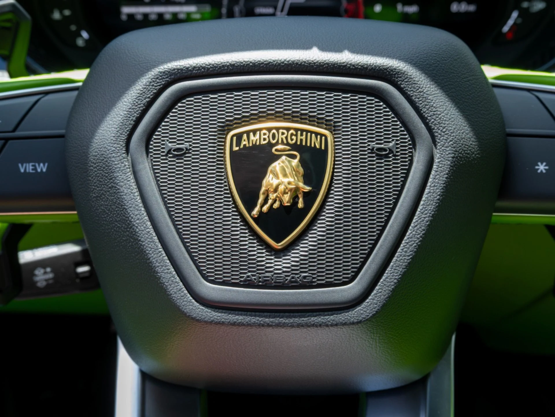 mph020_3671579527_Used_2024_Lamborghini_Urus_S_1775489524_3cd96c62ce