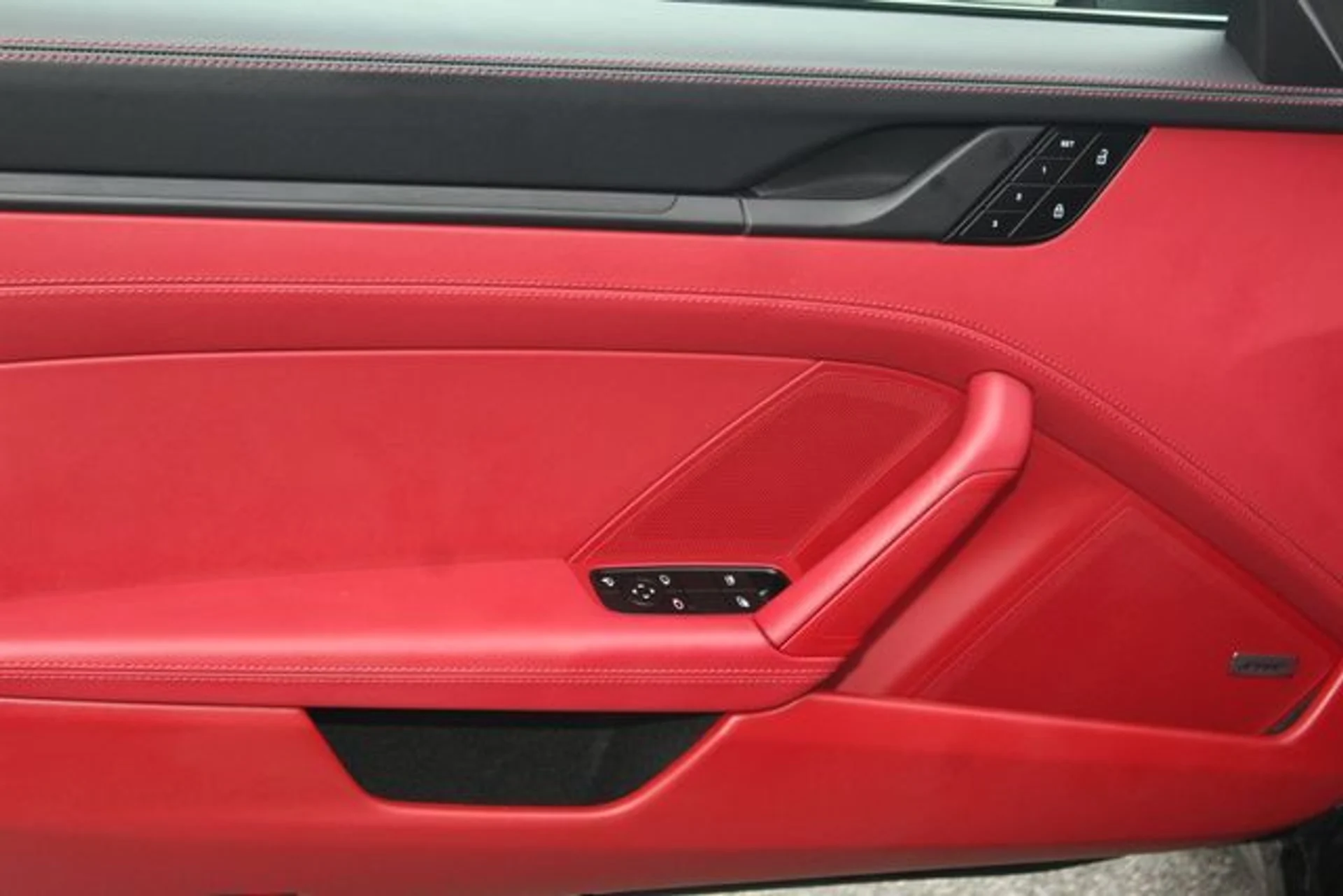 mph020_3671664353_107a9c938535d42db0347b2d51e25195x_727eed9a10