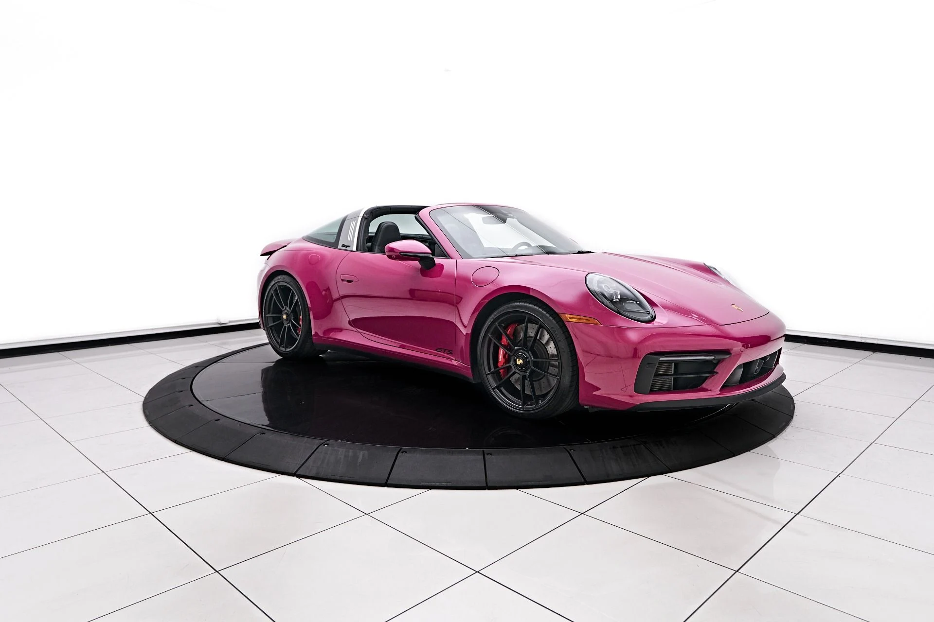 mph020_3672023080_Used_2024_Porsche_911_Targa_4_GTS_1756951223_f5e5f170d4