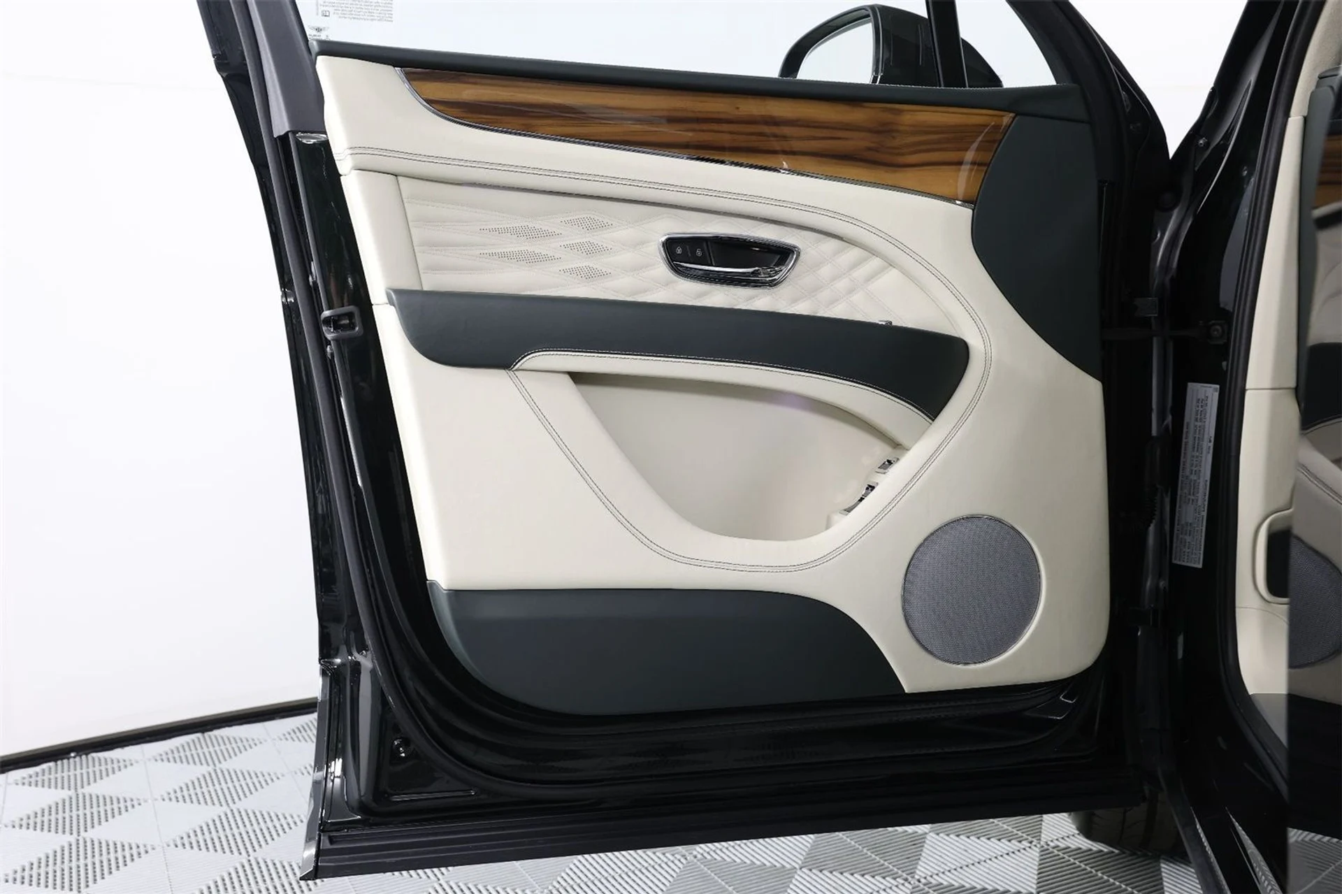 mph020_3674831866_efa07ff344c7943d794465bba70f6a32_fd3a9ae61e