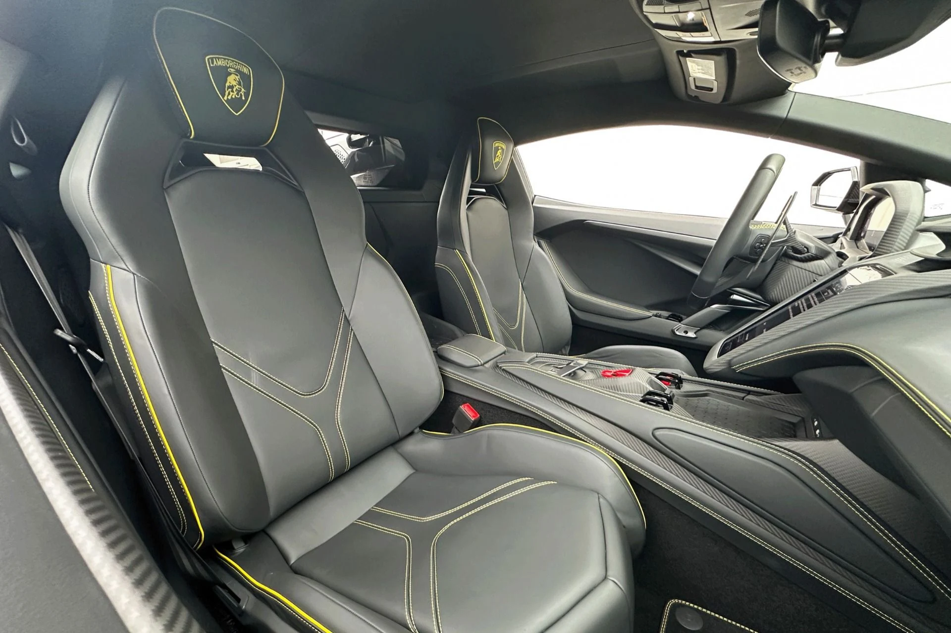 mph020_3679626482_New_2026_Lamborghini_Revuelto_1768579347_04929065d3