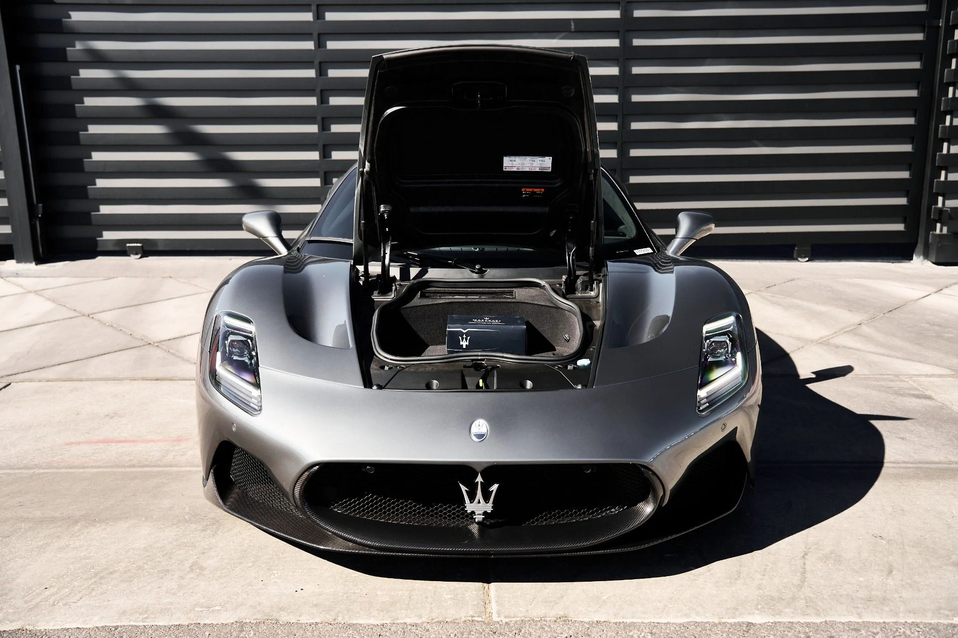 mph020_3683049192_Used_2022_Maserati_MC_20_Base_1760737484_53e2808a80