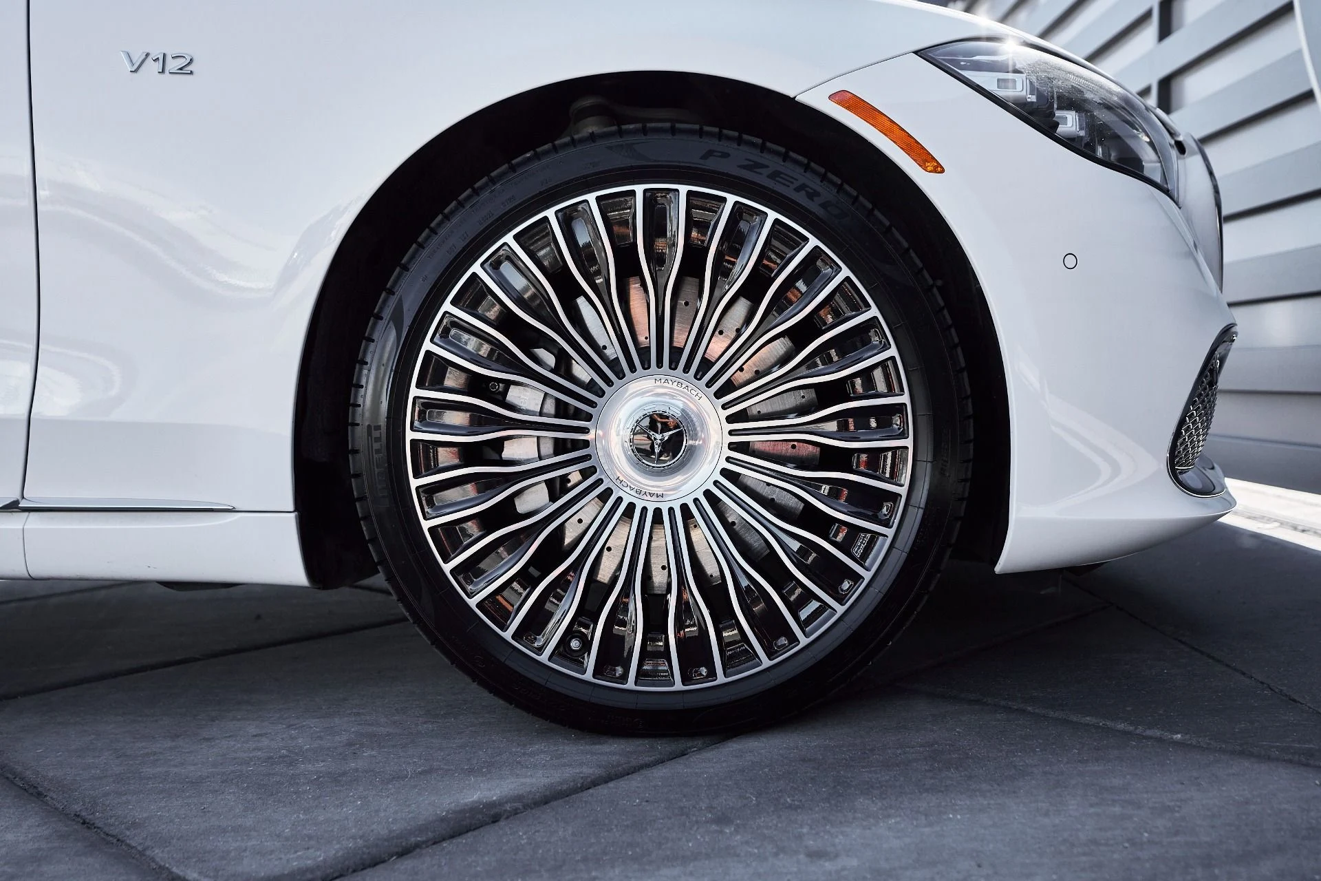 mph020_3693552738_Used_2025_Mercedes_Benz_S_Class_Maybach_S_680_1761611073_705fd92d1e