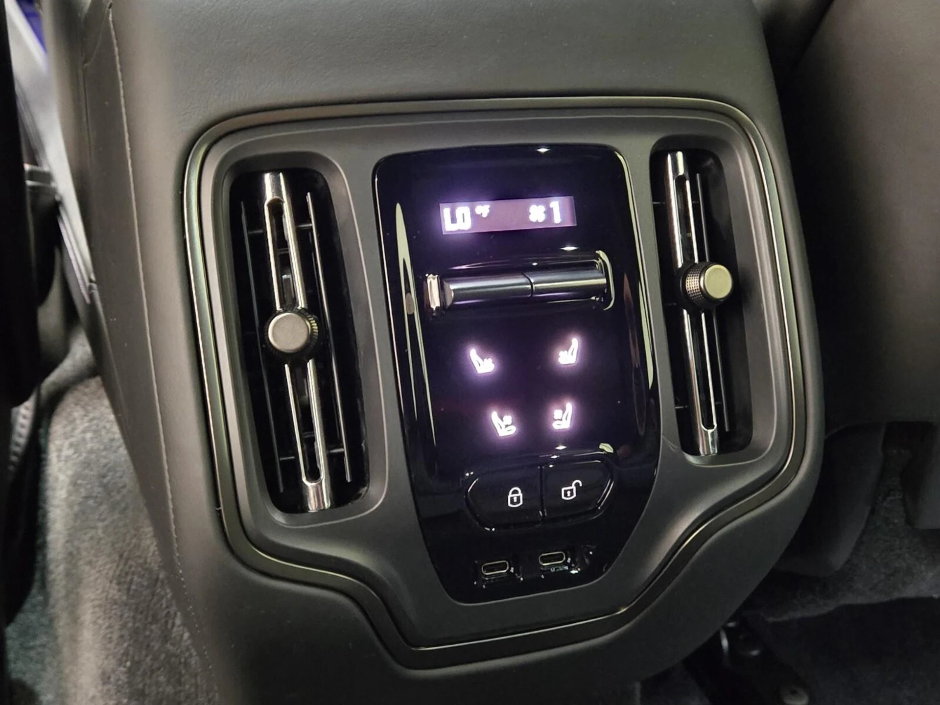 mph020_3693676464_New_2026_Aston_Martin_DBX_S_1776835389_8483b6a5c0