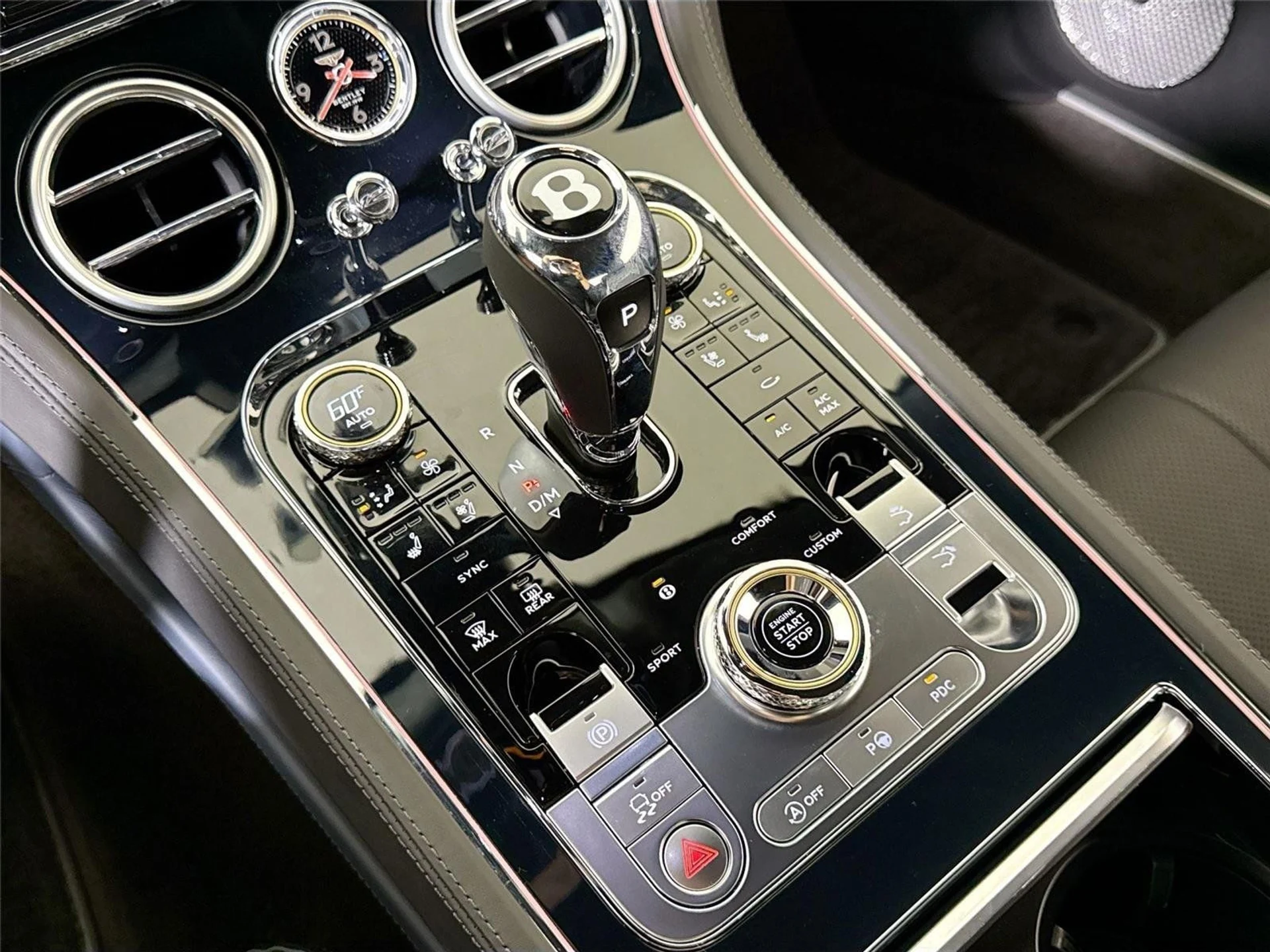 mph020_3703079932_8a4e024a6a606e51ff8f47f446f60a00_dd63f72126