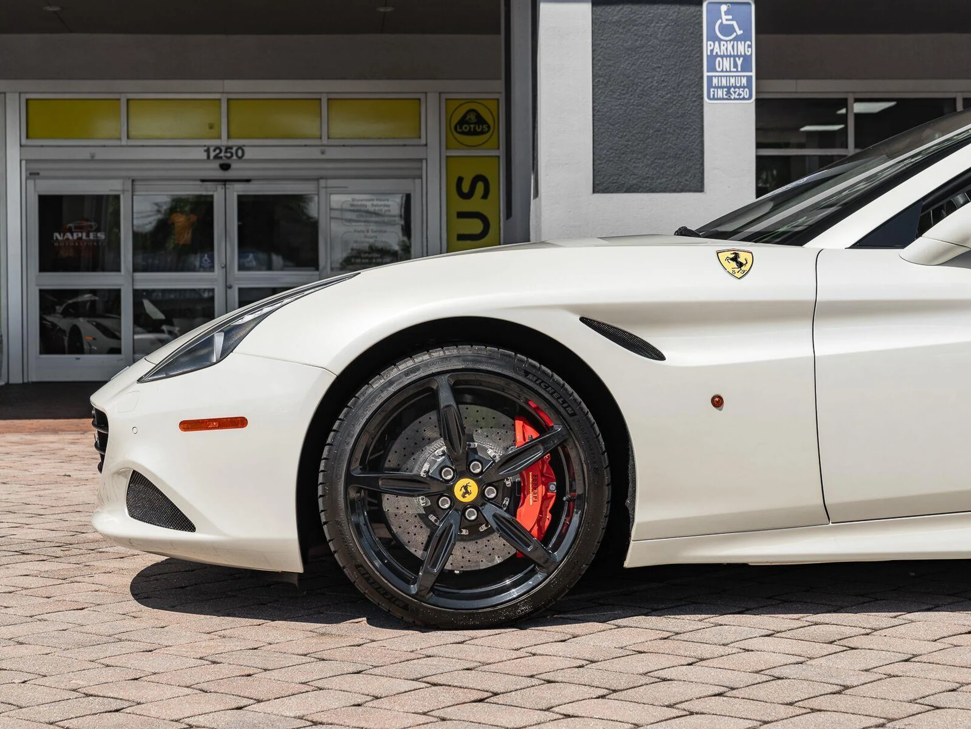 mph020_3704673987_Used_2015_Ferrari_California_T_1793034437_b1bc09ad73