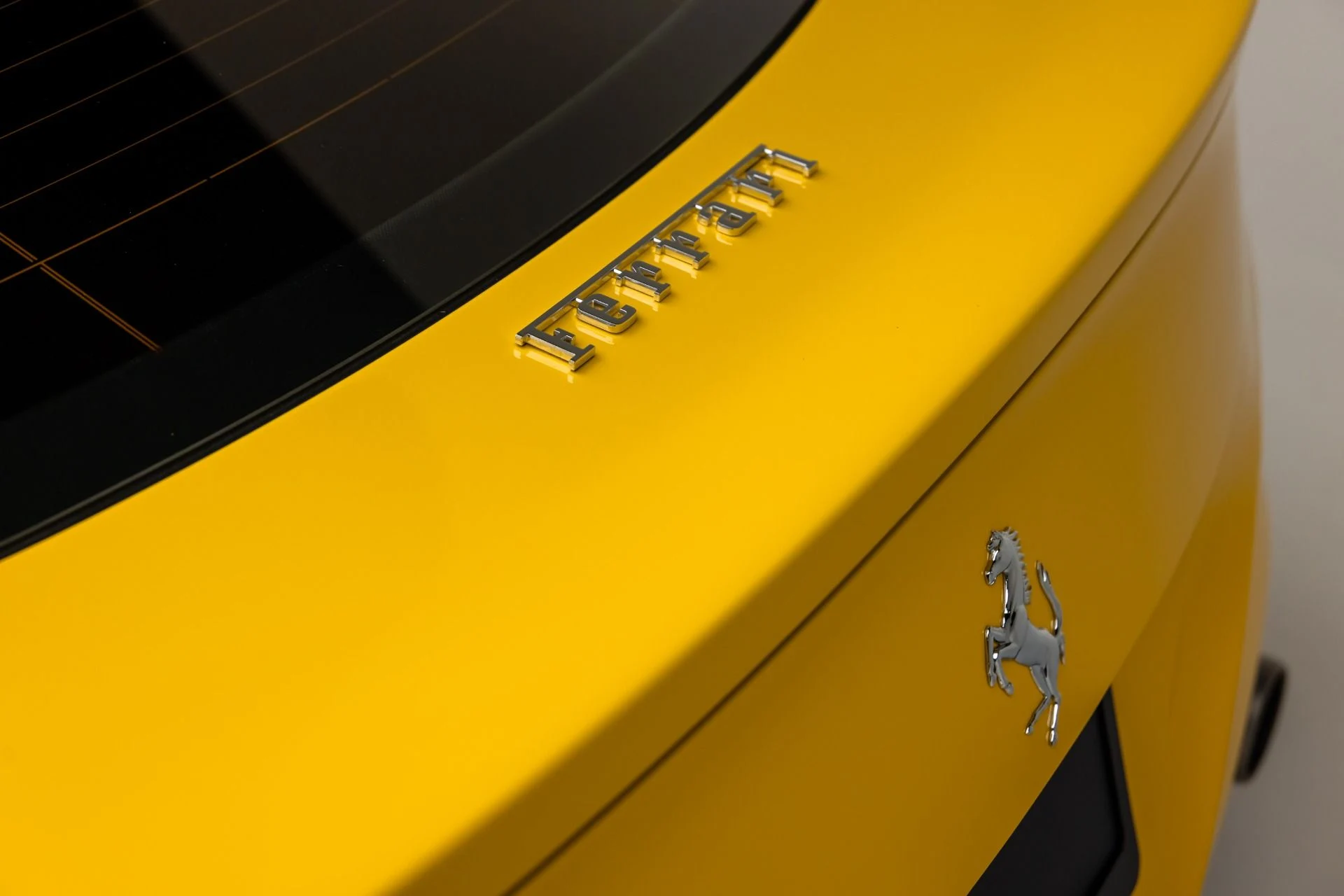 mph020_3705353101_Used_2014_Ferrari_F12berlinetta_1766171664_0c8b1b75a5