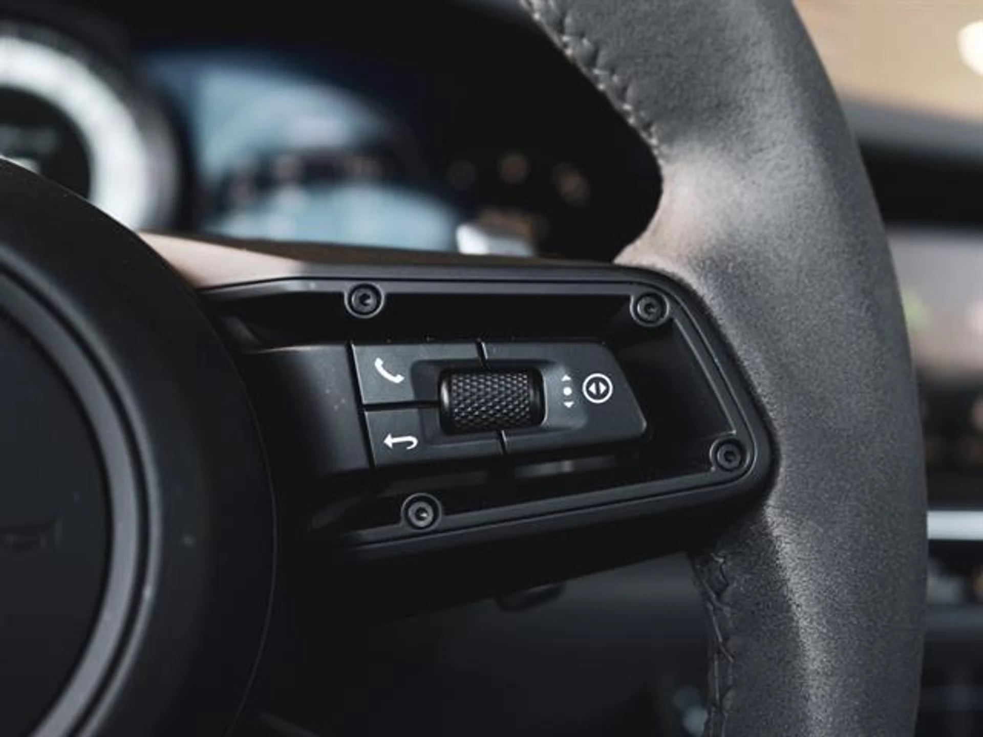 mph020_3715279811_Db_I6_Py_UZYYP_Hj_D_En_NU_Td_YP_Iz_Dio_bd14972360