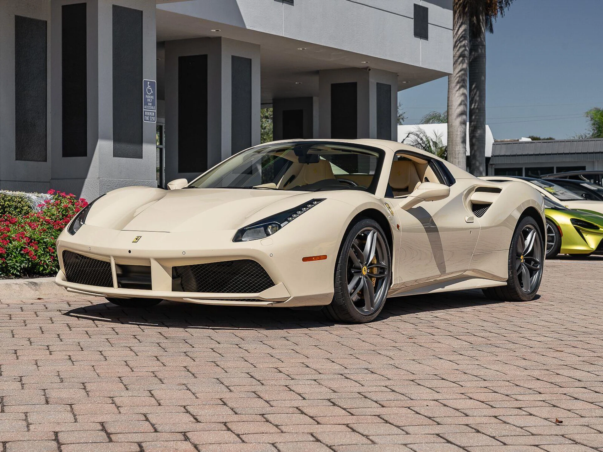 mph020_3718422259_Used_2016_ferrari_488_Spider_2dr_Conv_1785783812_ed2e4645fa