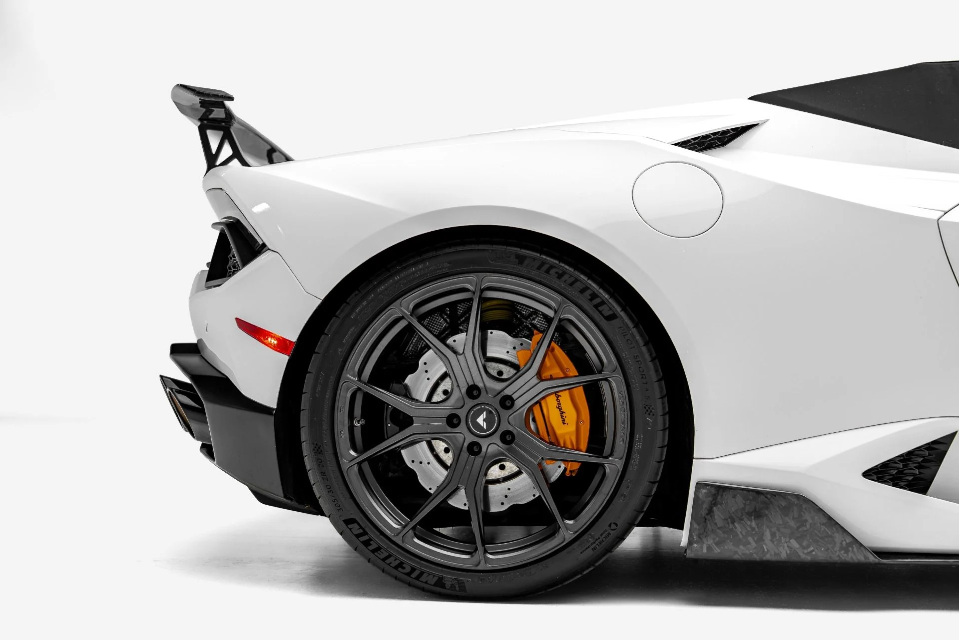 mph020_3718846778_Used_2017_Lamborghini_Huracan_LP_580_2_Spyder_1787204845_03da1913bb