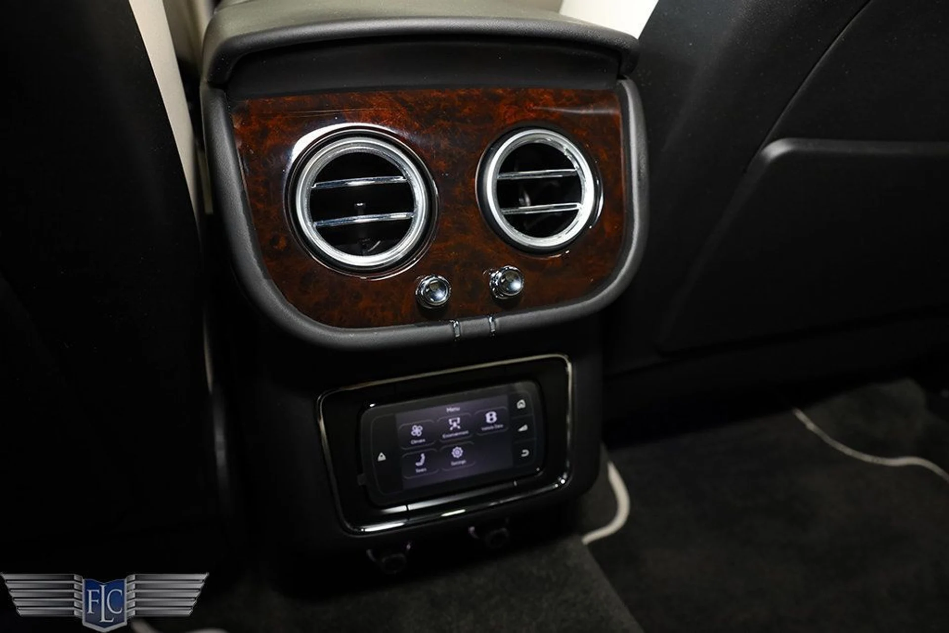 mph020_3724377580_used_2018_bentley_bentayga_onyxeditionawd_9689_22935440_21_1024_035d330e10