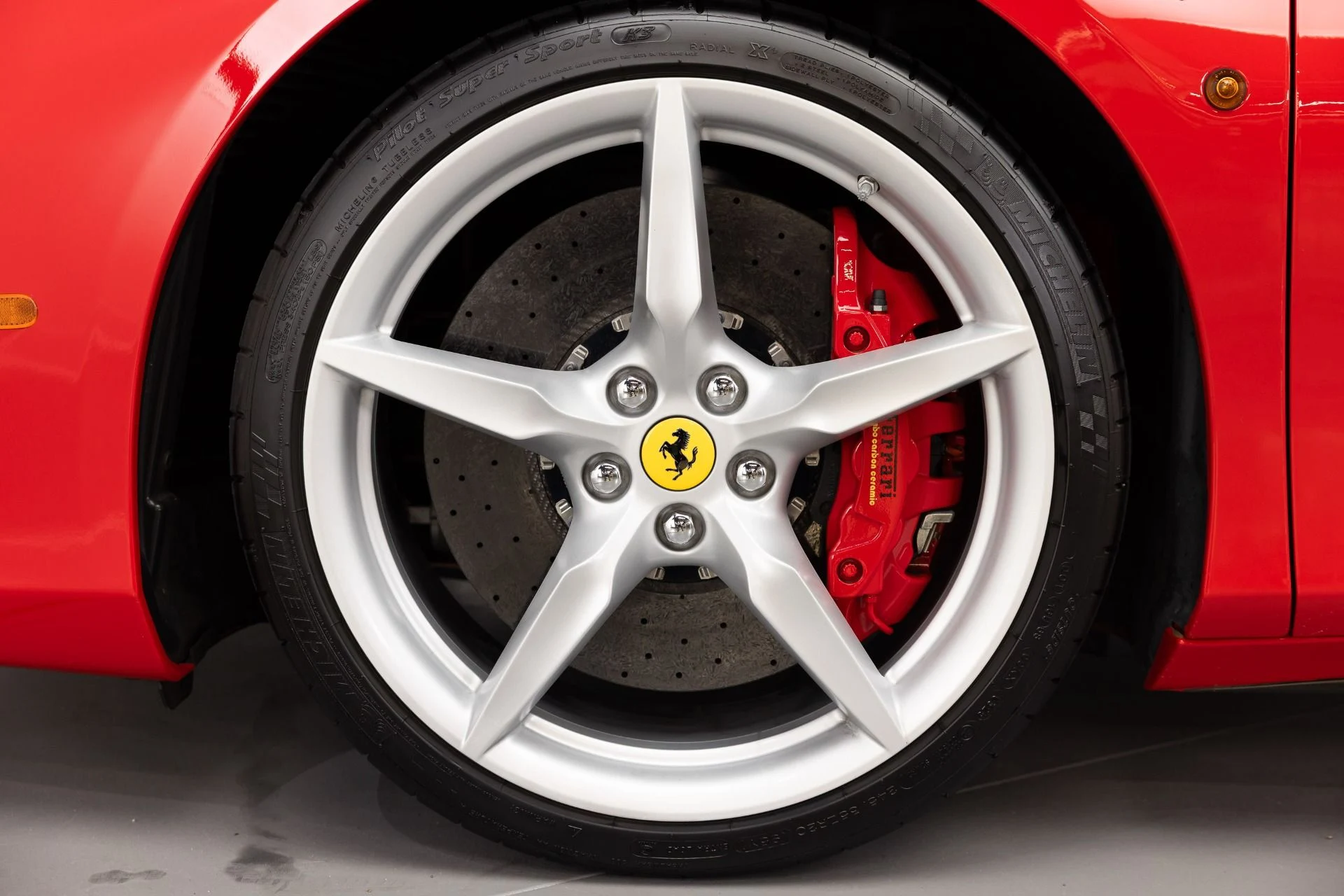 mph020_3736628082_Used_2017_Ferrari_488_Spider_1782928038_4c16c346b5