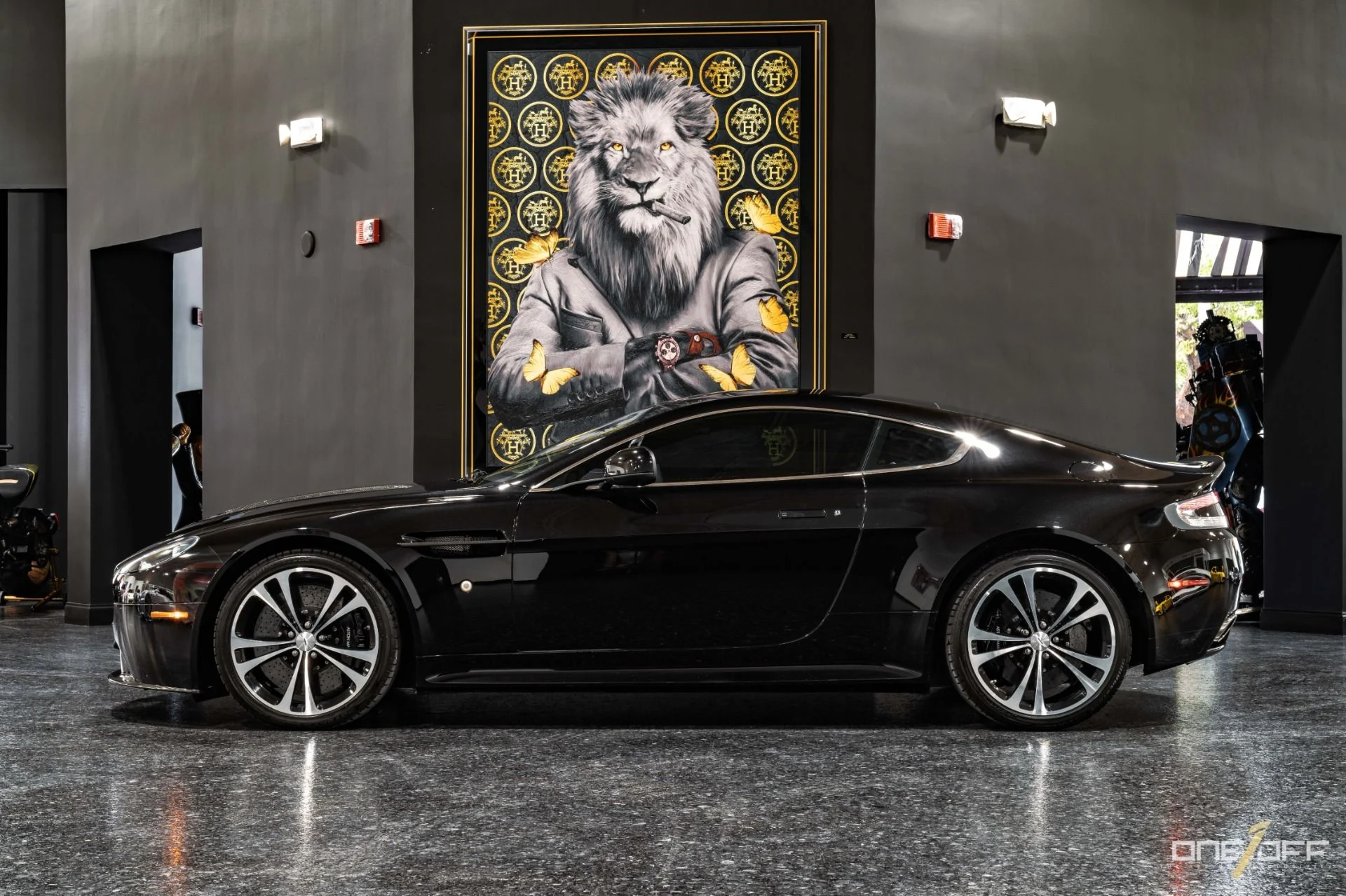 mph020_3740374955_Used_2011_Aston_Martin_V12_Vantage_Carbon_Black_6_Speed_in_Immaculate_Condition_1756349737_1e2da2f662