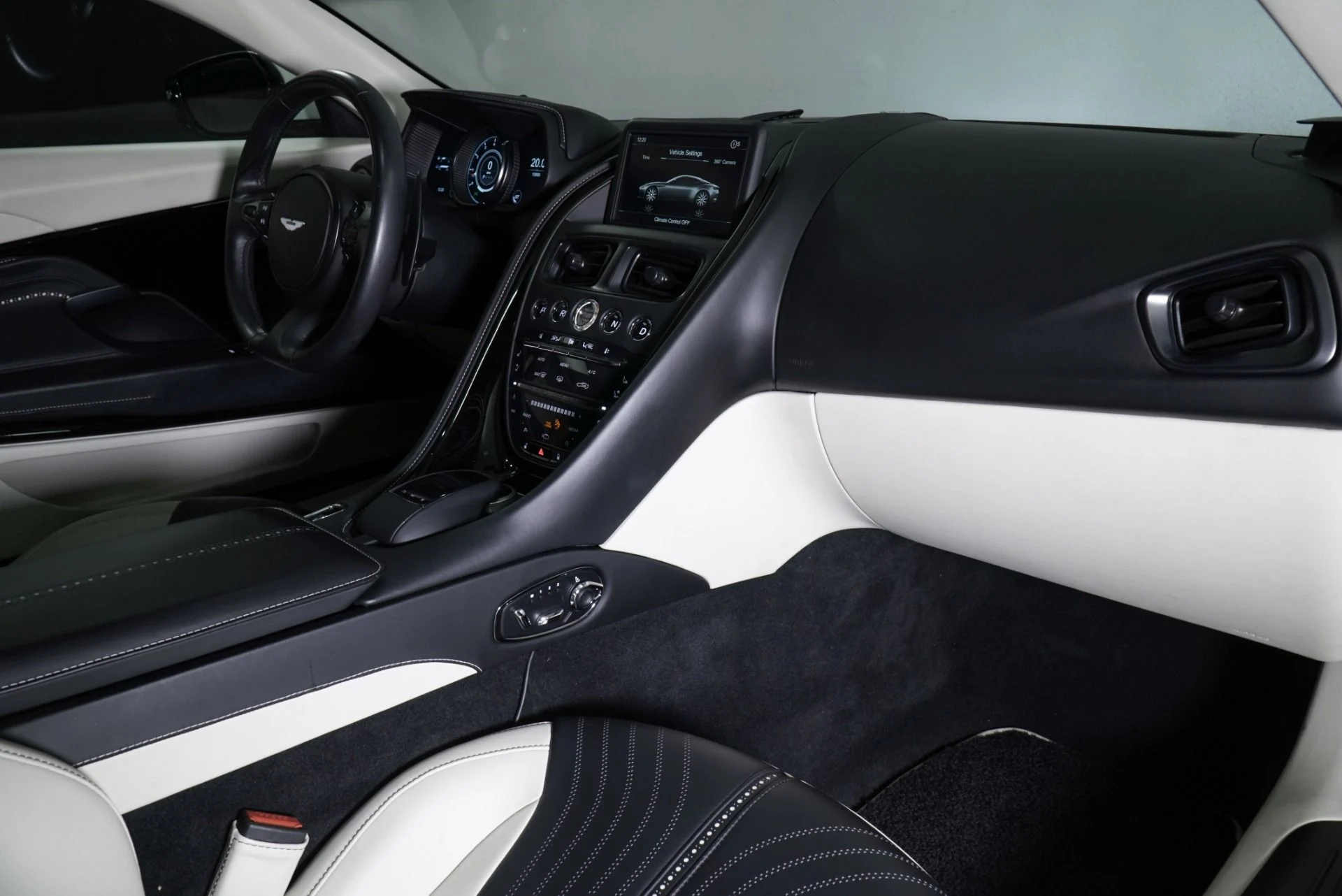 mph020_3743015734_Used_2018_Aston_Martin_DB_11_1764361544_f8bb141ea4