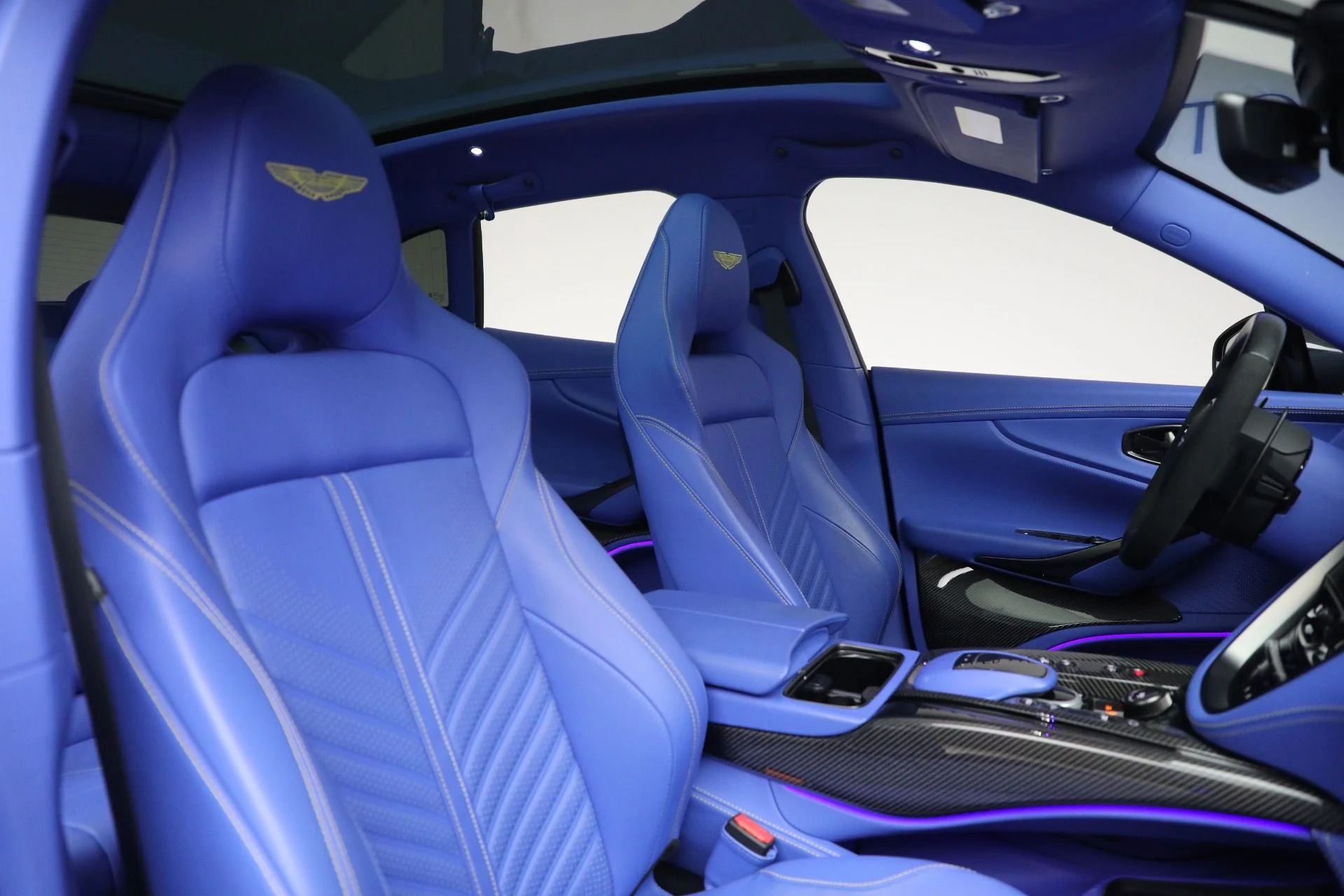 mph020_3746046118_Used_2024_Aston_Martin_DBX_707_1761409513_b71aa7efcf