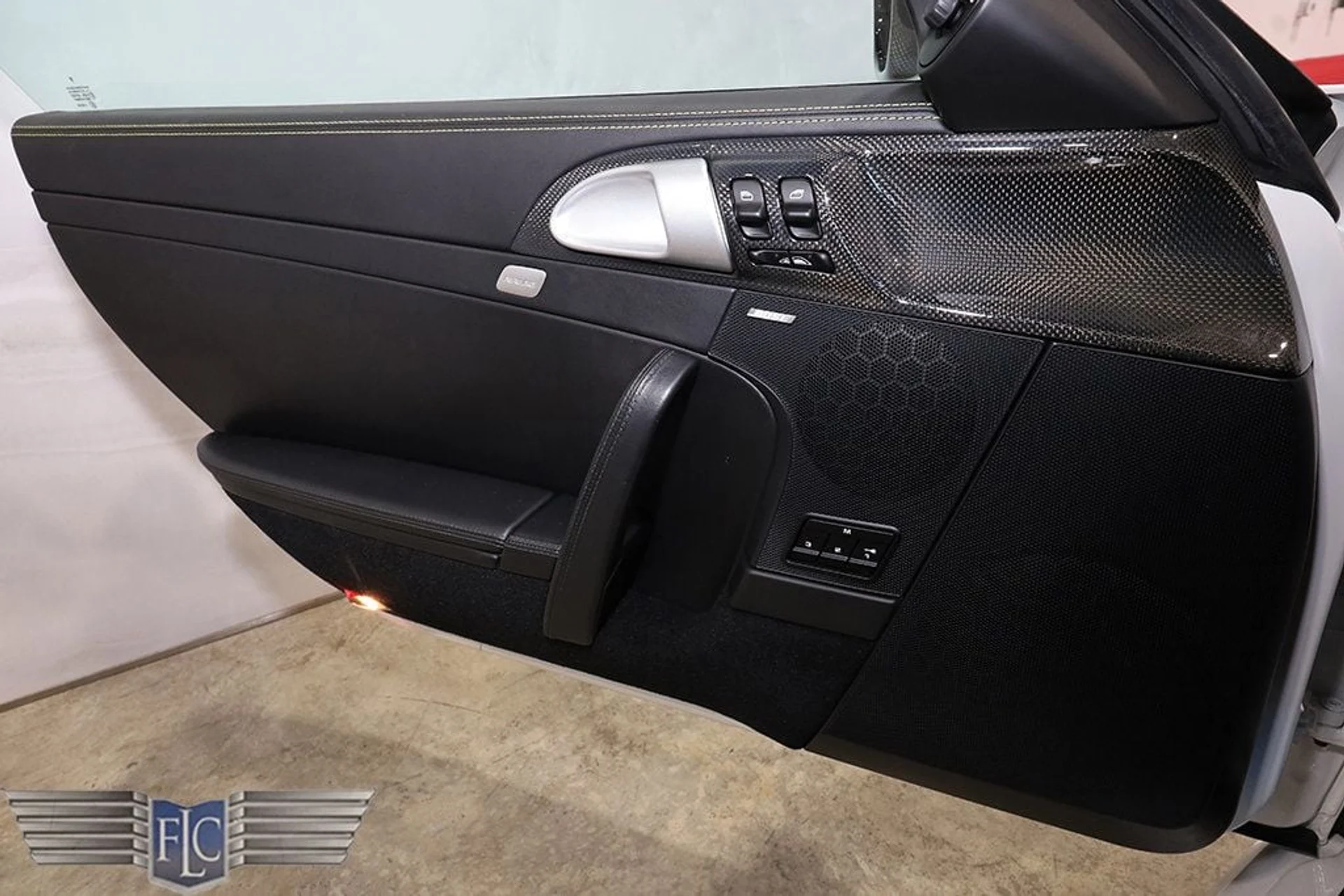 mph020_3746392448_used_2012_porsche_911_turbocabriolet_9689_23013530_21_1024_2735a0a0c0