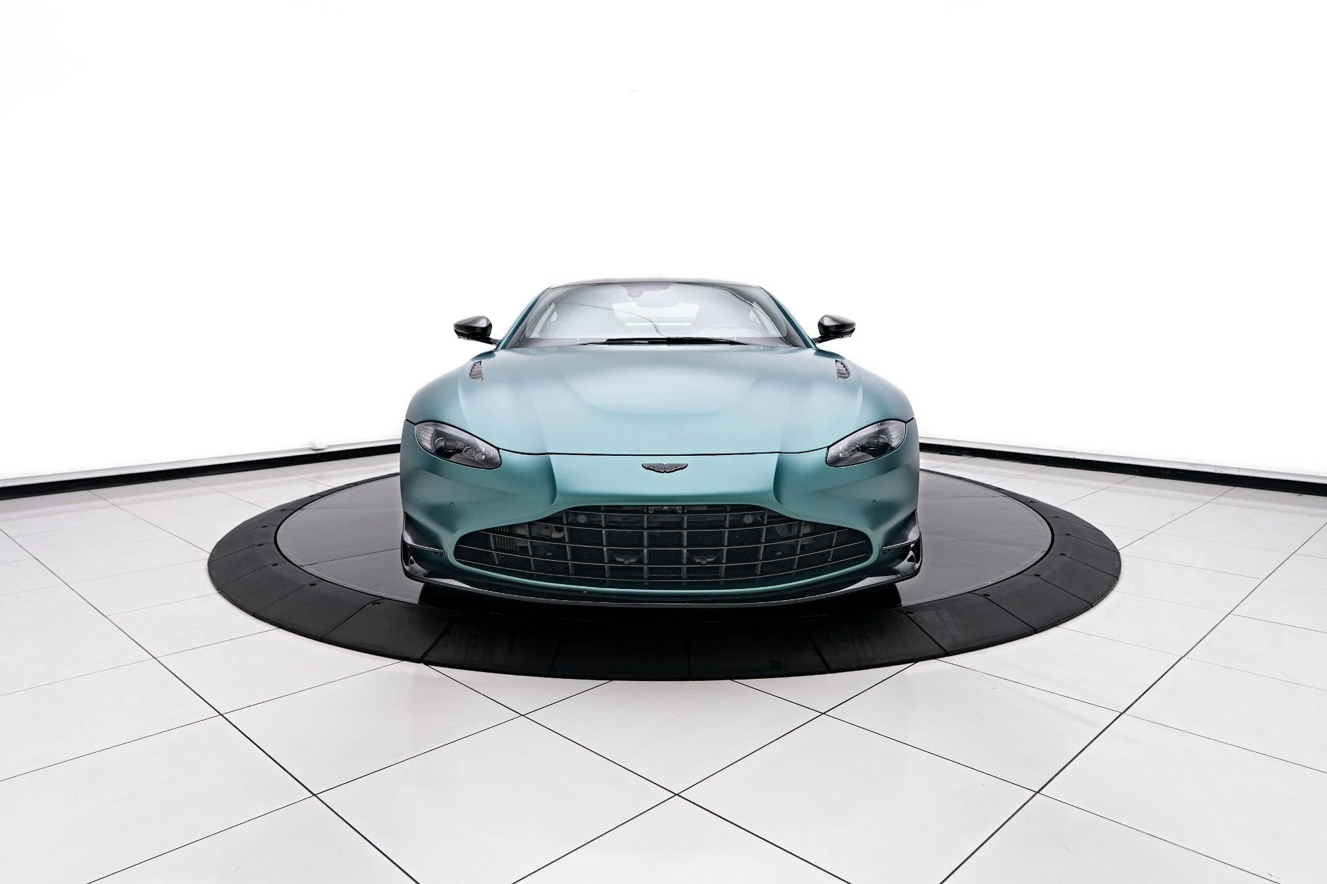 mph020_3748375313_Used_2023_Aston_Martin_Vantage_F1_Edition_1755655620_d663f94f6d
