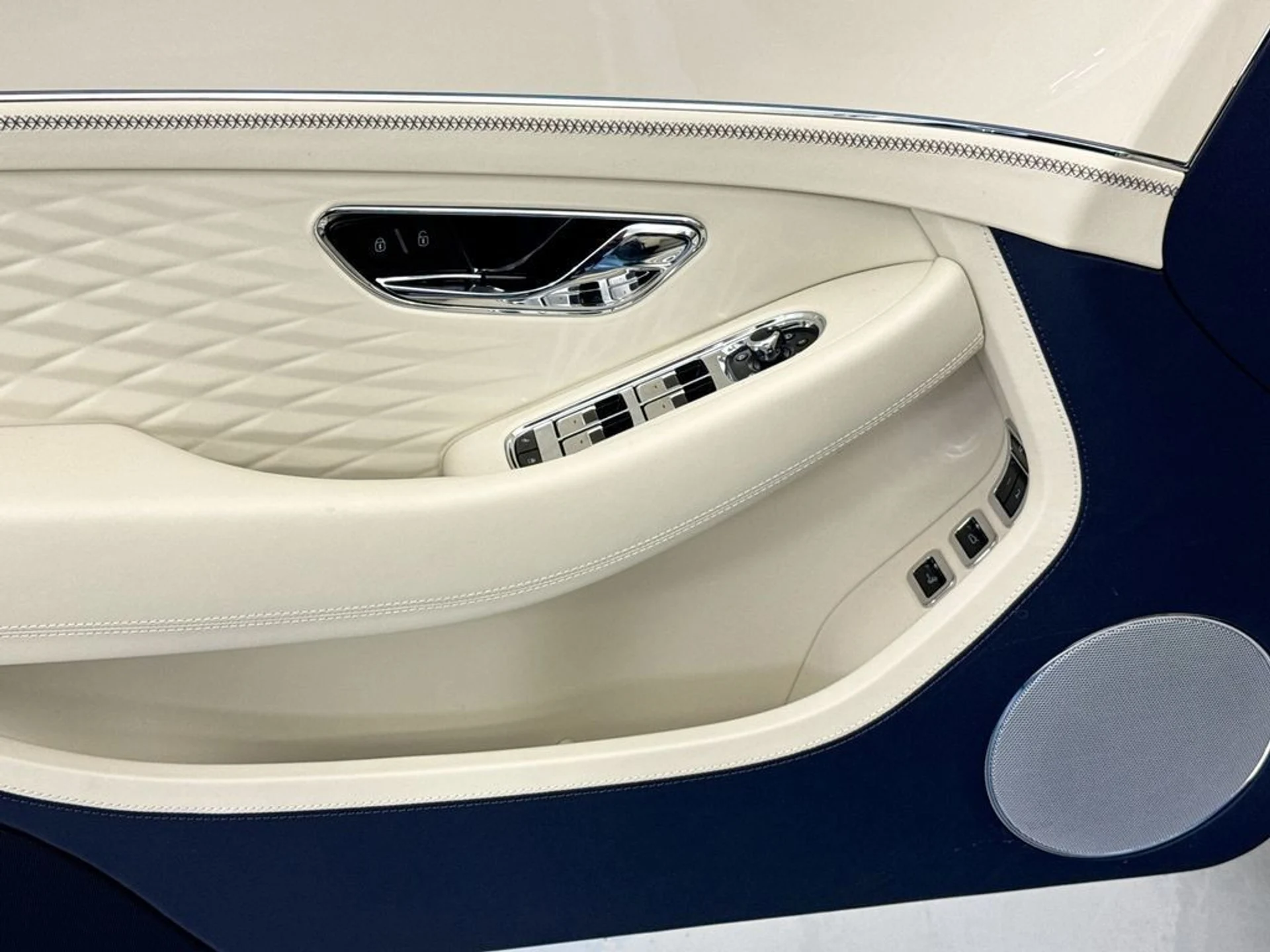 mph020_3749422790_new_2026_bentley_continental_gtc_8119_22995387_21_1024_c569275f83