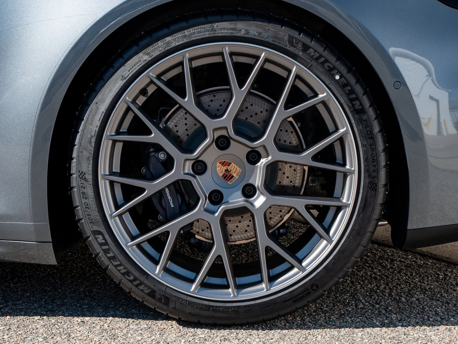 mph020_3750175429_450067f1f8c727a8afa249d242240033x_f24372871c