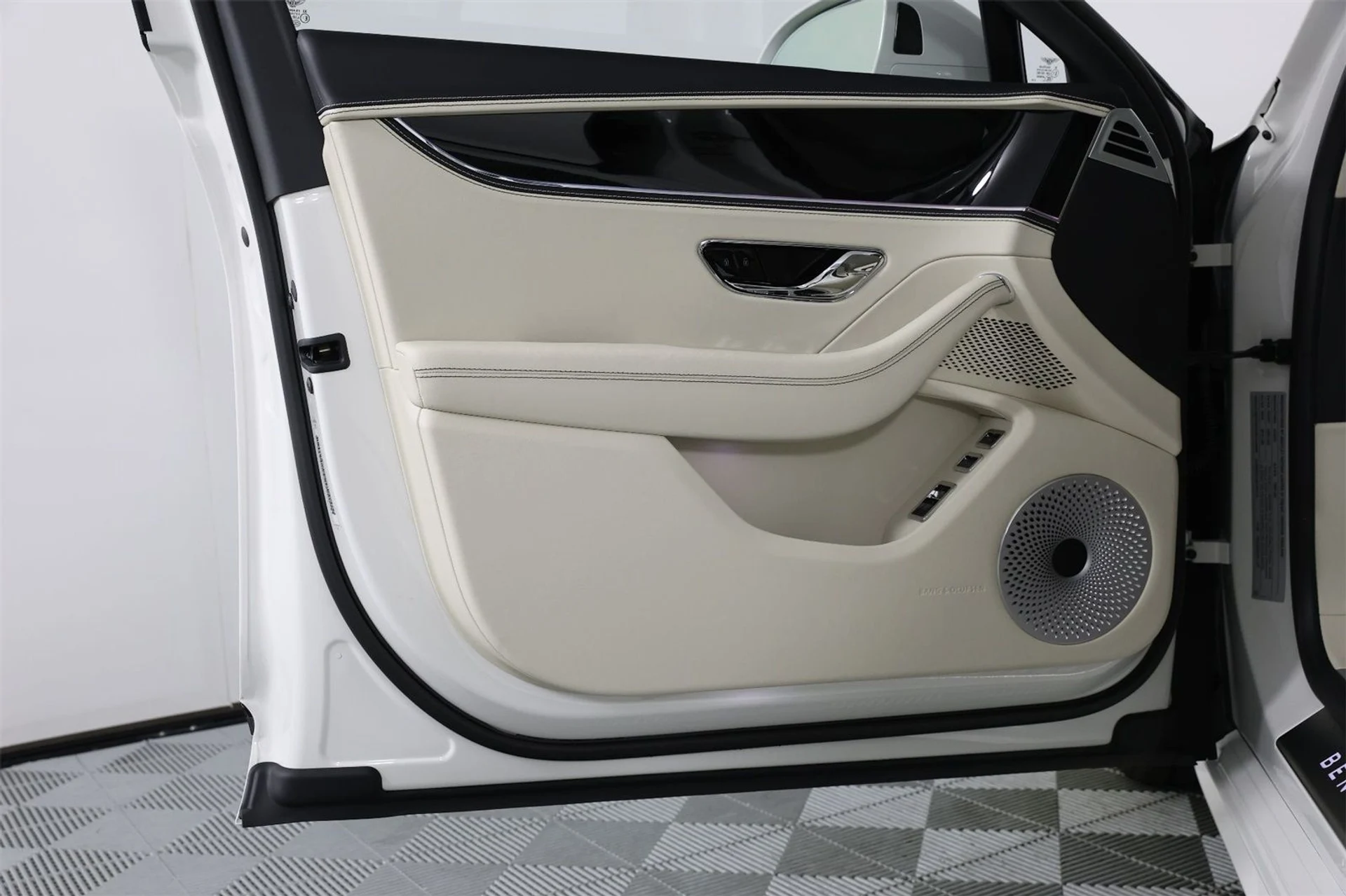 mph020_3754730563_4b4c2c24838bd4e62ed47ebcbbe96212_276e291095