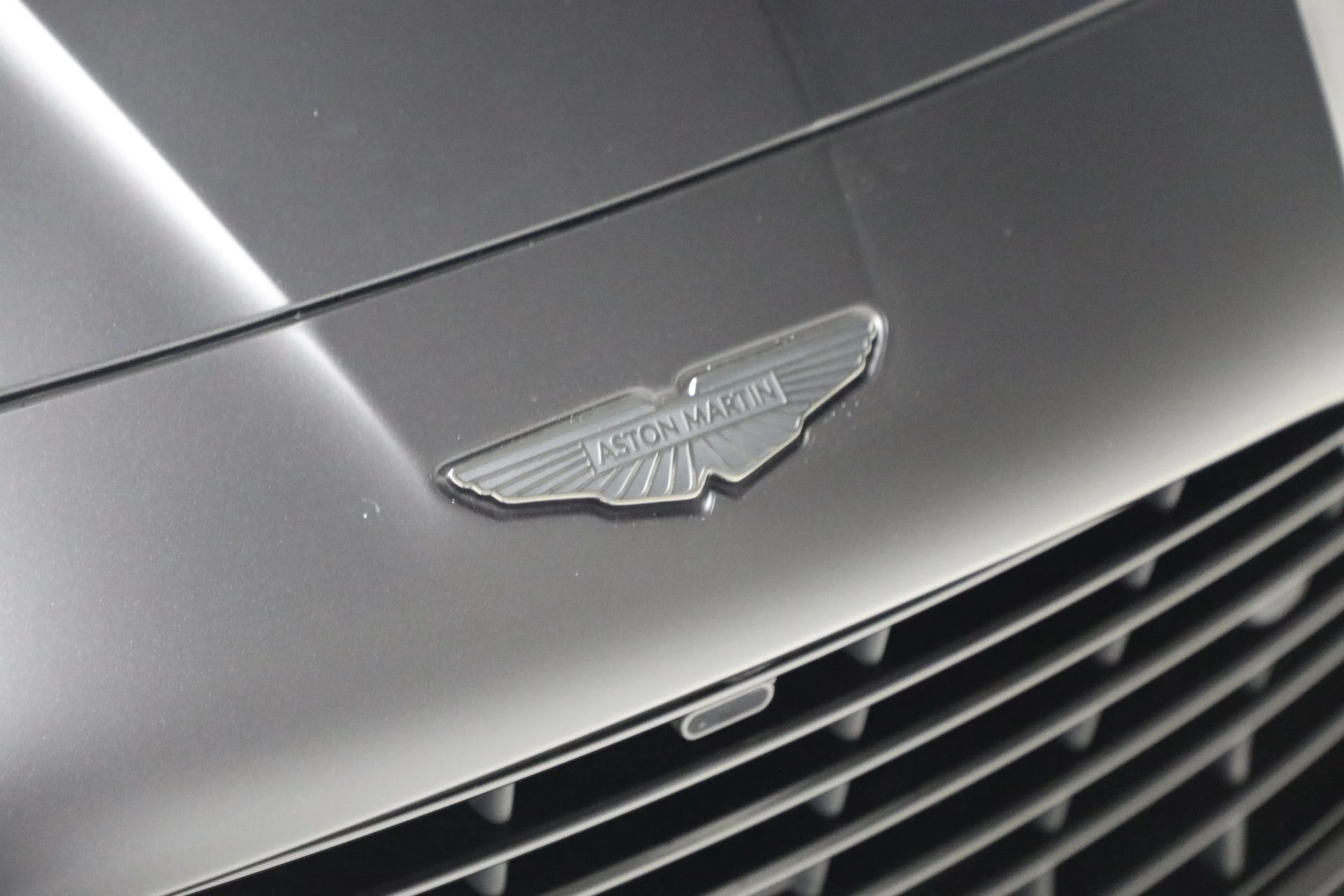 mph020_3755345606_Used_2025_Aston_Martin_Vanquish_47d6077cf0