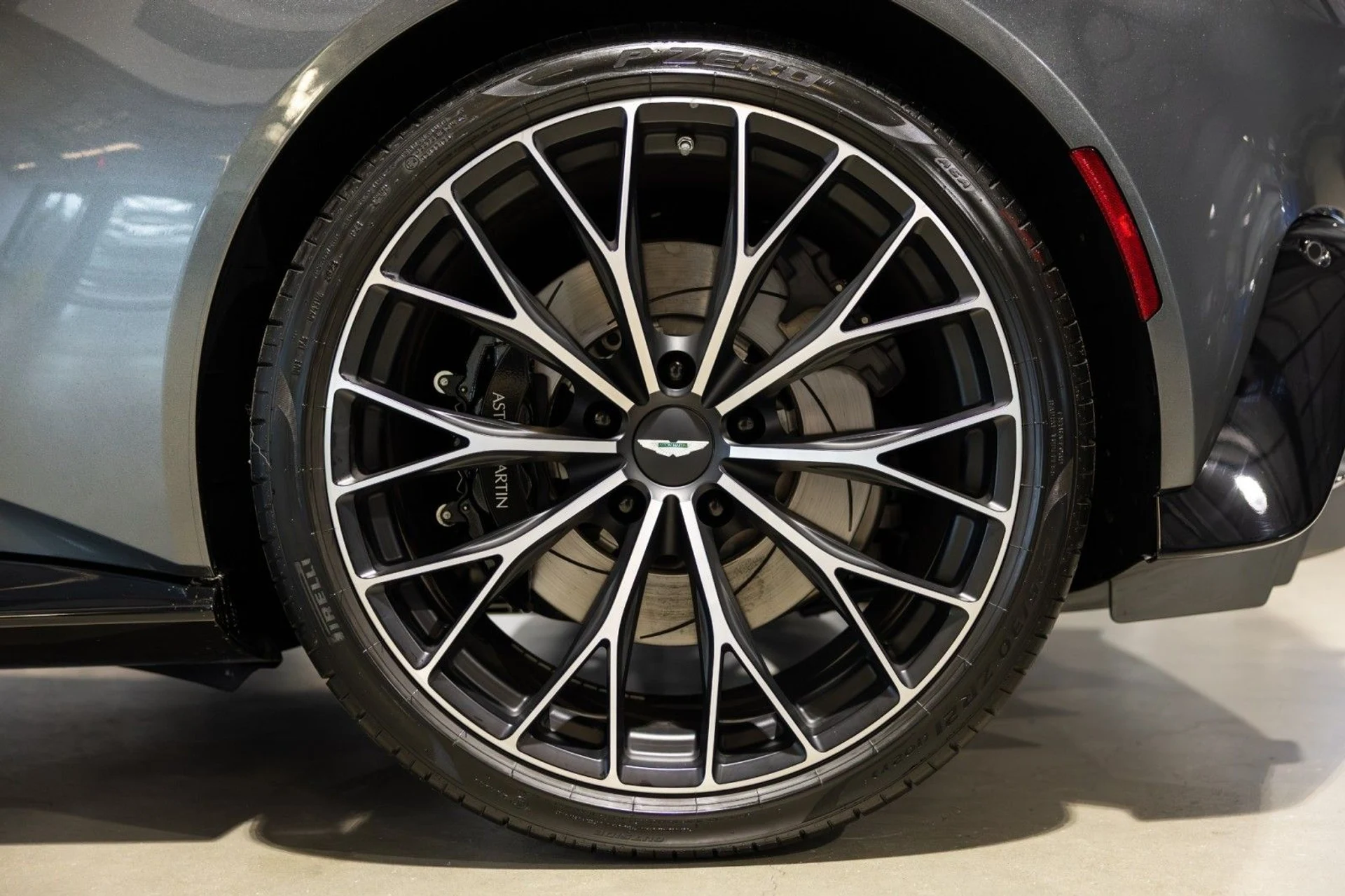 mph020_3765932488_t_Q_ba06ad472b