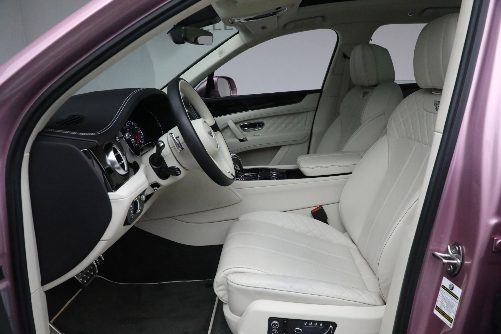 mph020_3766548231_Used_2019_Bentley_Bentayga_V8_1721831801_55bd469c6b