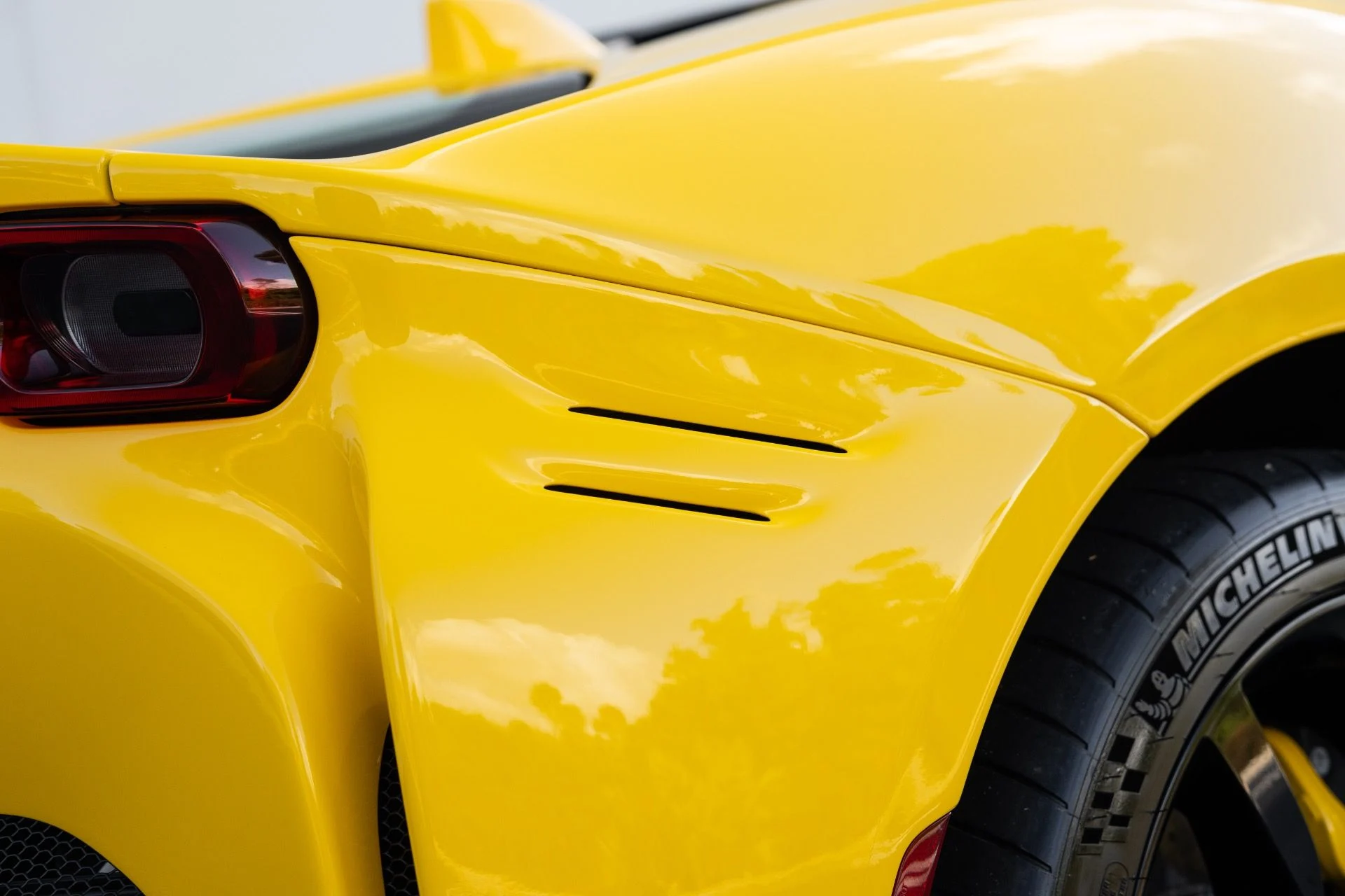 mph020_3775143023_Used_2025_Ferrari_SF_90_Spider_1772646640_933853b14c