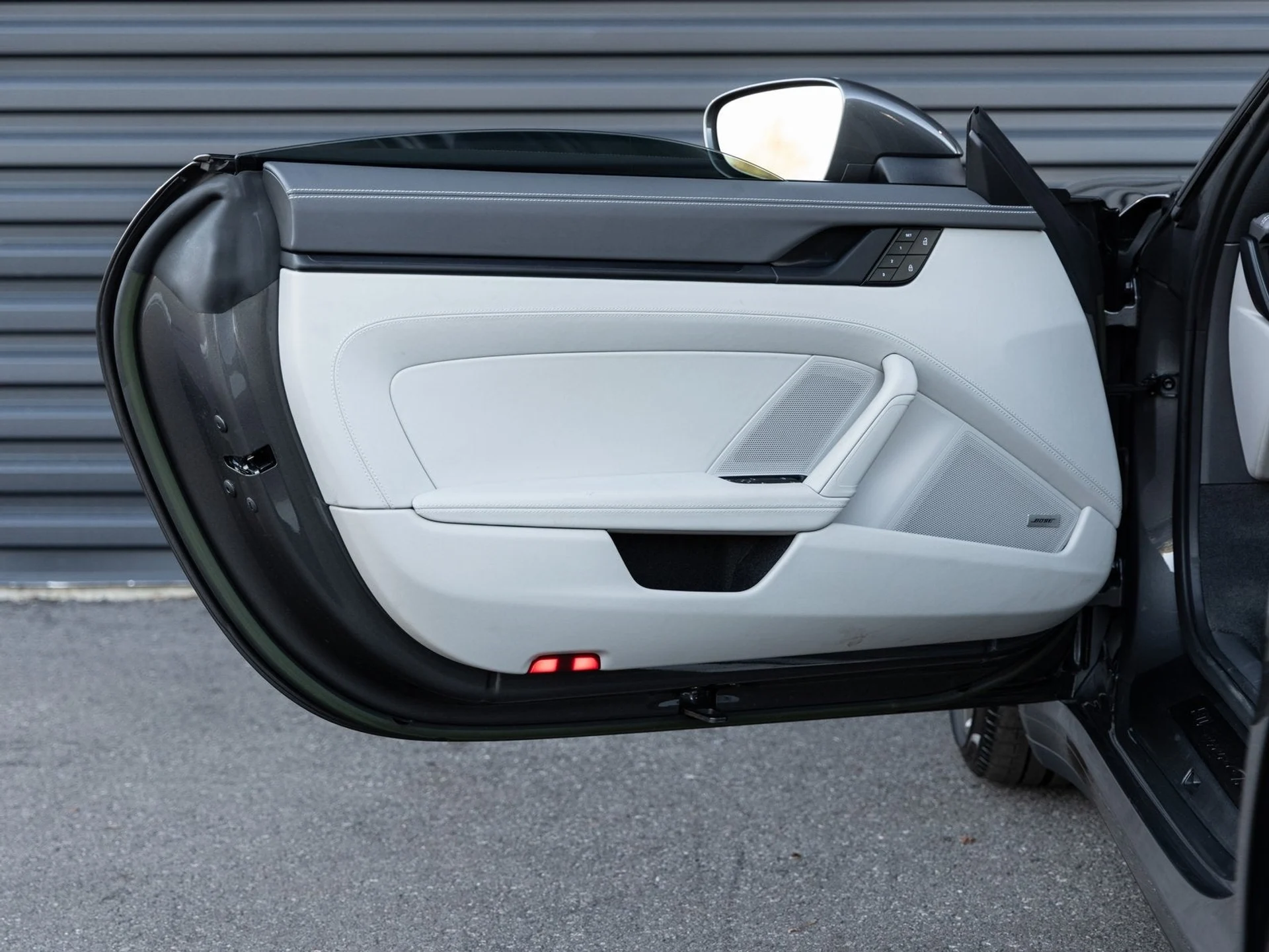 mph020_3775640243_21_805d56b995