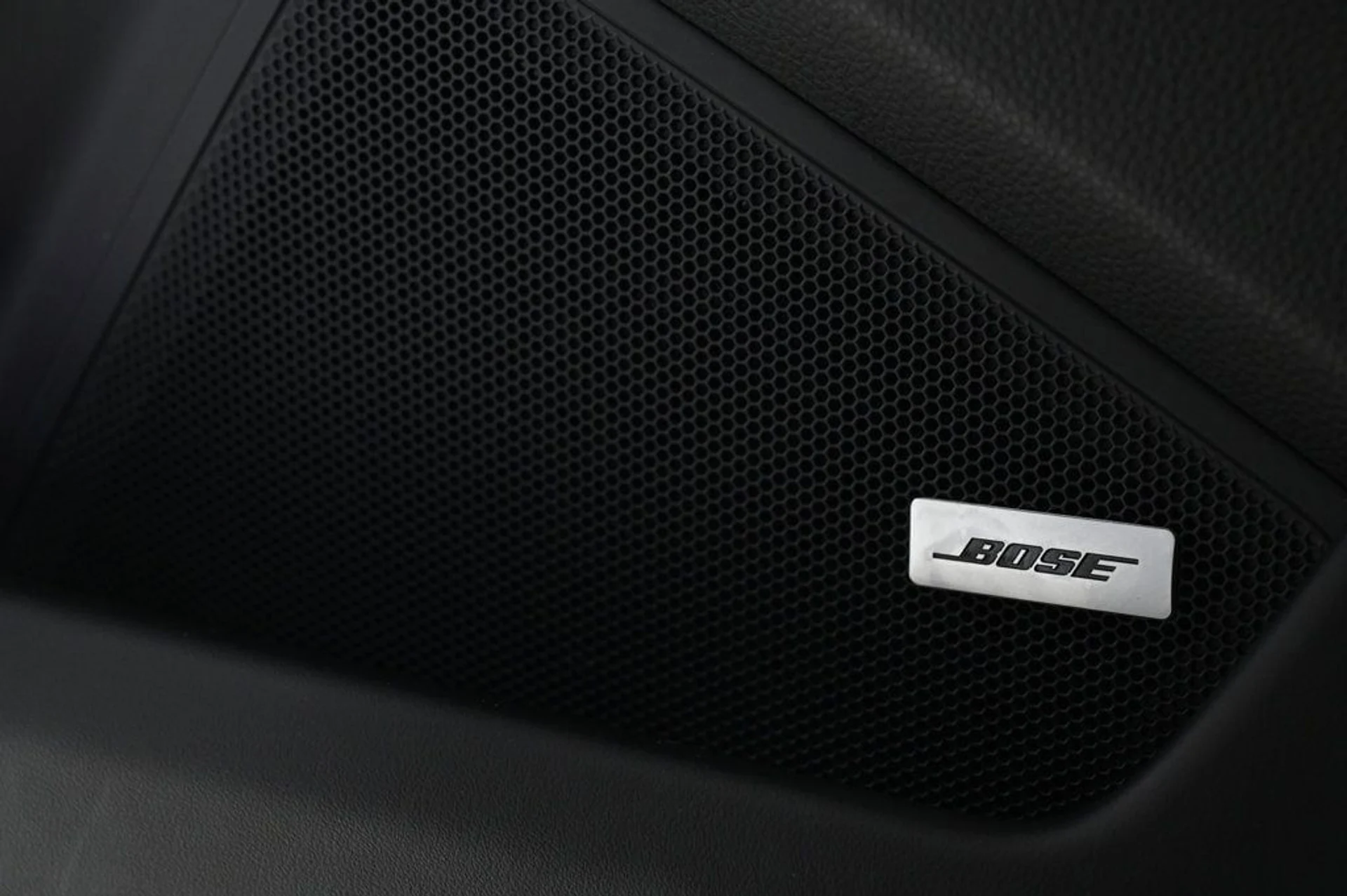 mph020_3776647583_25400618a16f499db0669944753db21f_3ed9f82195